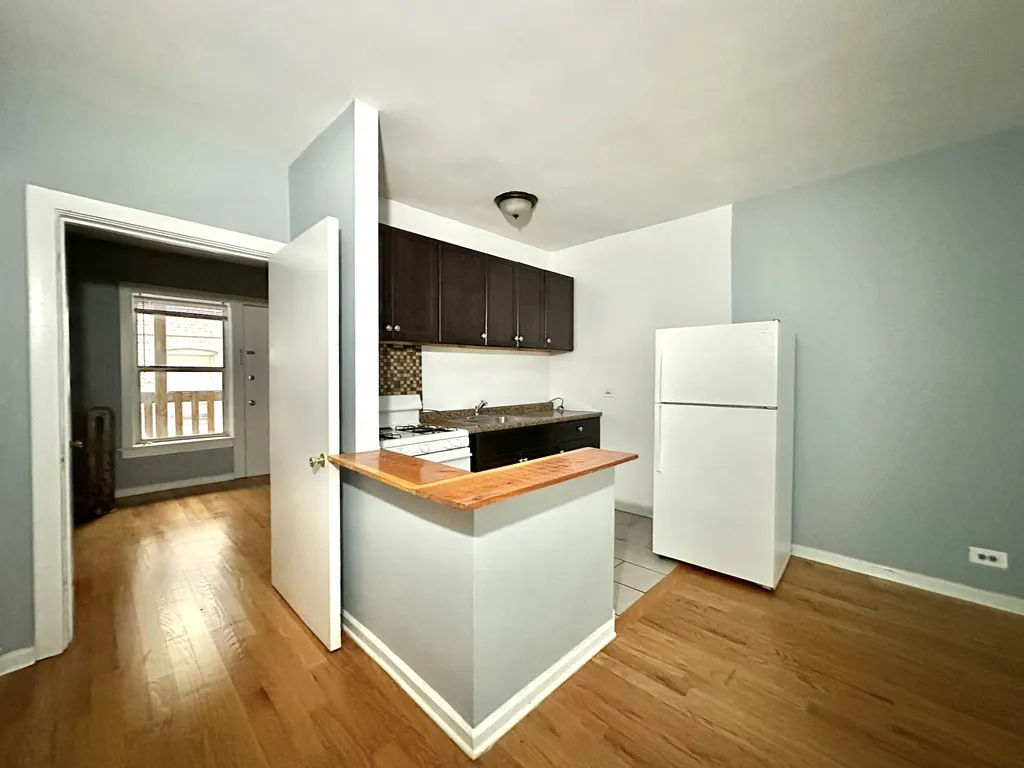 5662 N Ridge, , 60660 60660-unit#C2-Chicago-IL