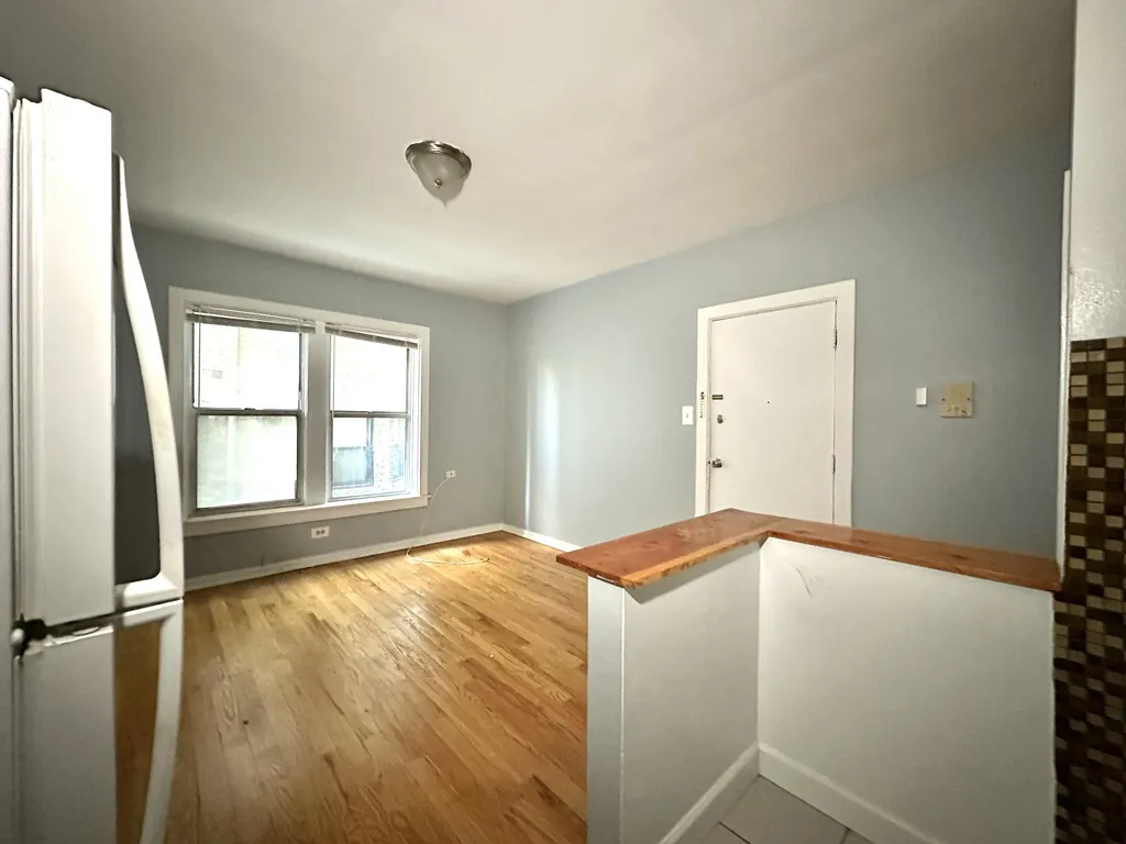 5662 N Ridge, , 60660 60660-unit#C2-Chicago-IL