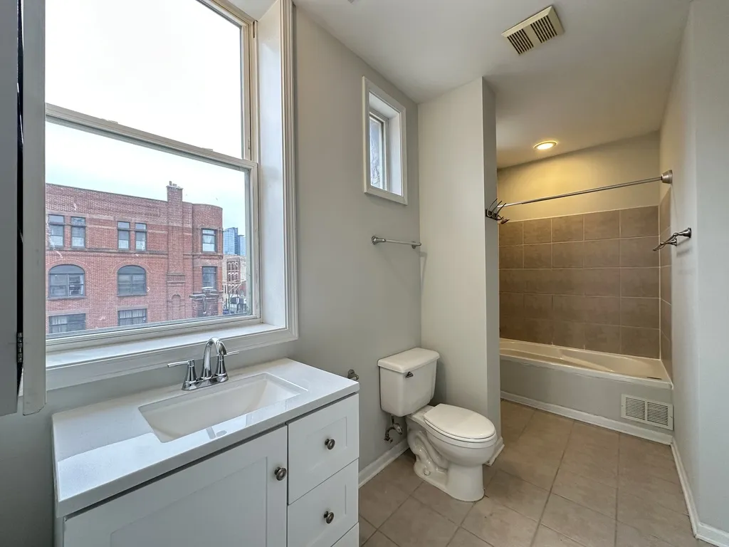 1202 W Grand, ,  60642 60642-unit#4-Chicago-IL