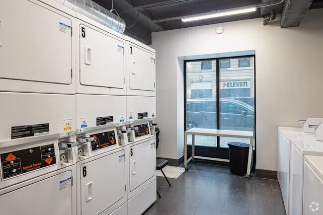 2756 N Pine Grove Ave 60614 60614-Planned Property Management-unit#304-Chicago-IL