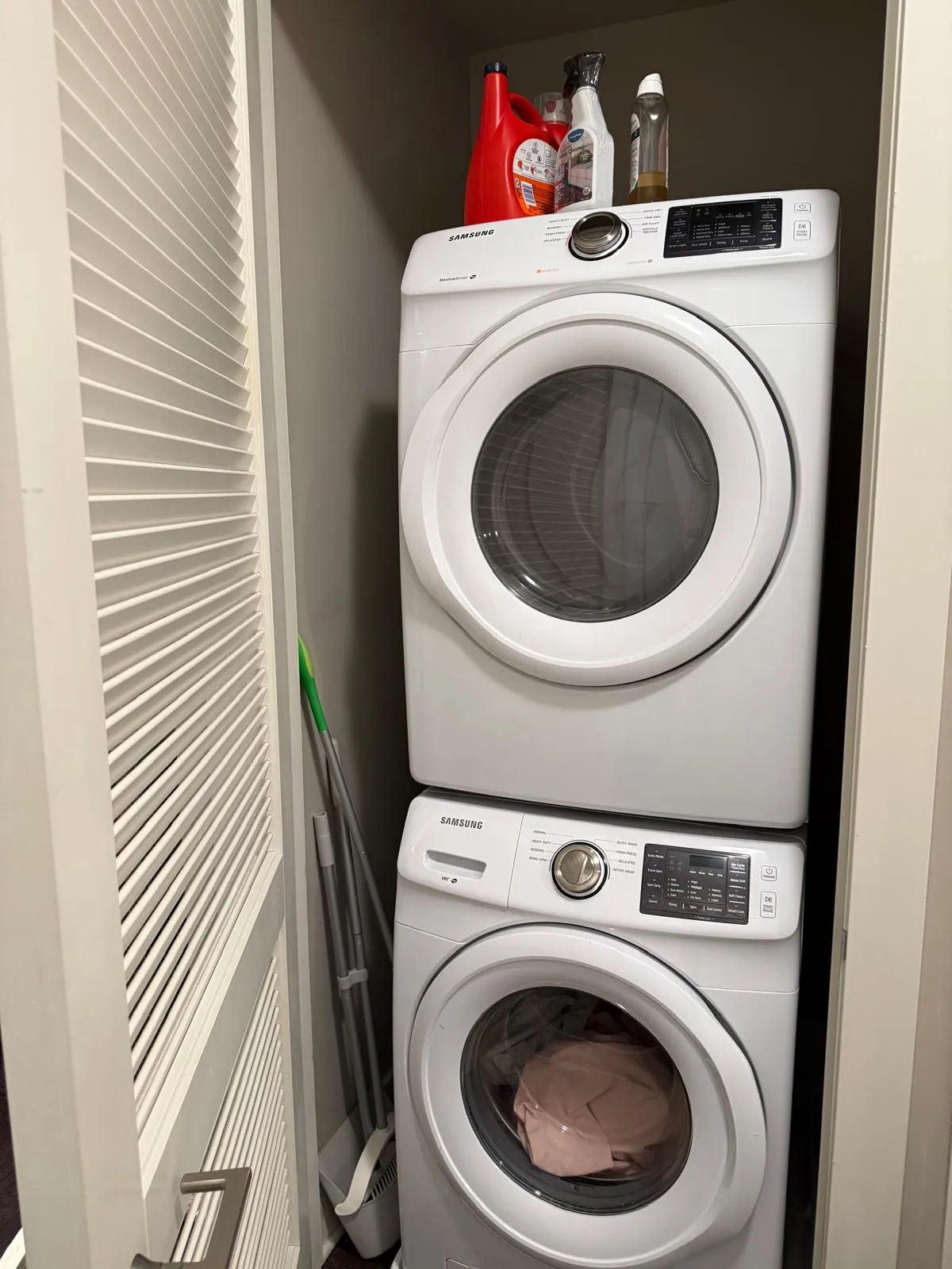 2050 N Clark St   60614 60614-Chicago-IL