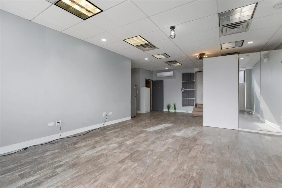 1338 Irving Park Rd   60613 60613-unit#1-Chicago-IL