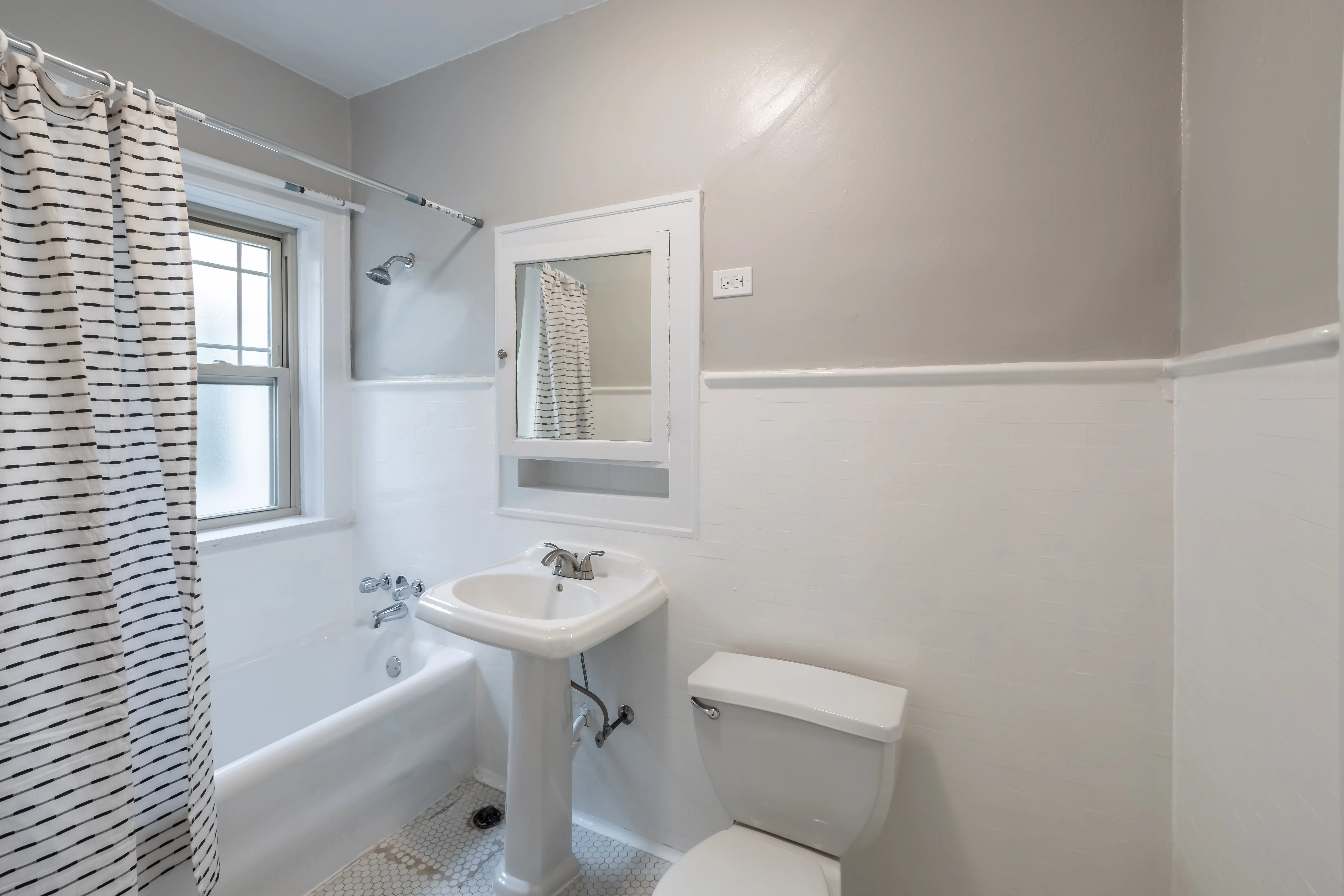 1700 W Touhy Ave   60626 60626-unit#1-Chicago-IL