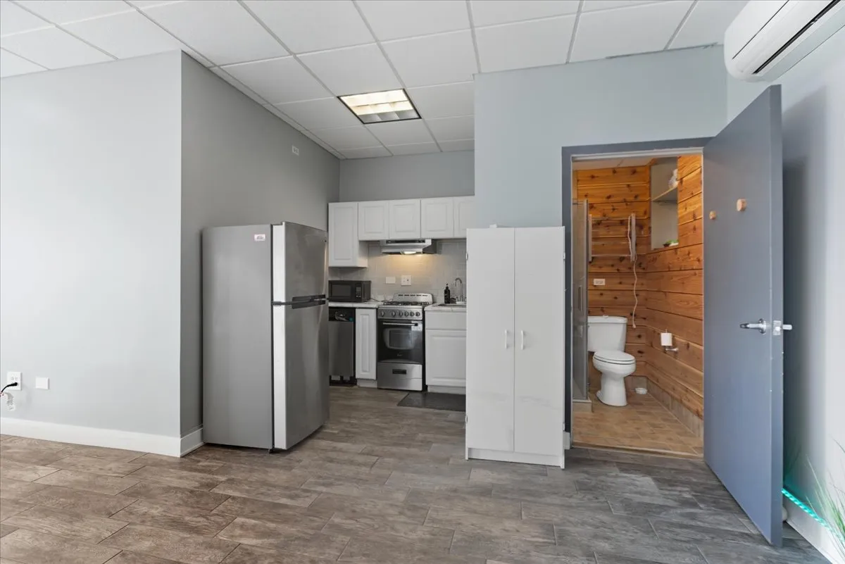 1338 Irving Park Rd   60613 60613-unit#1-Chicago-IL