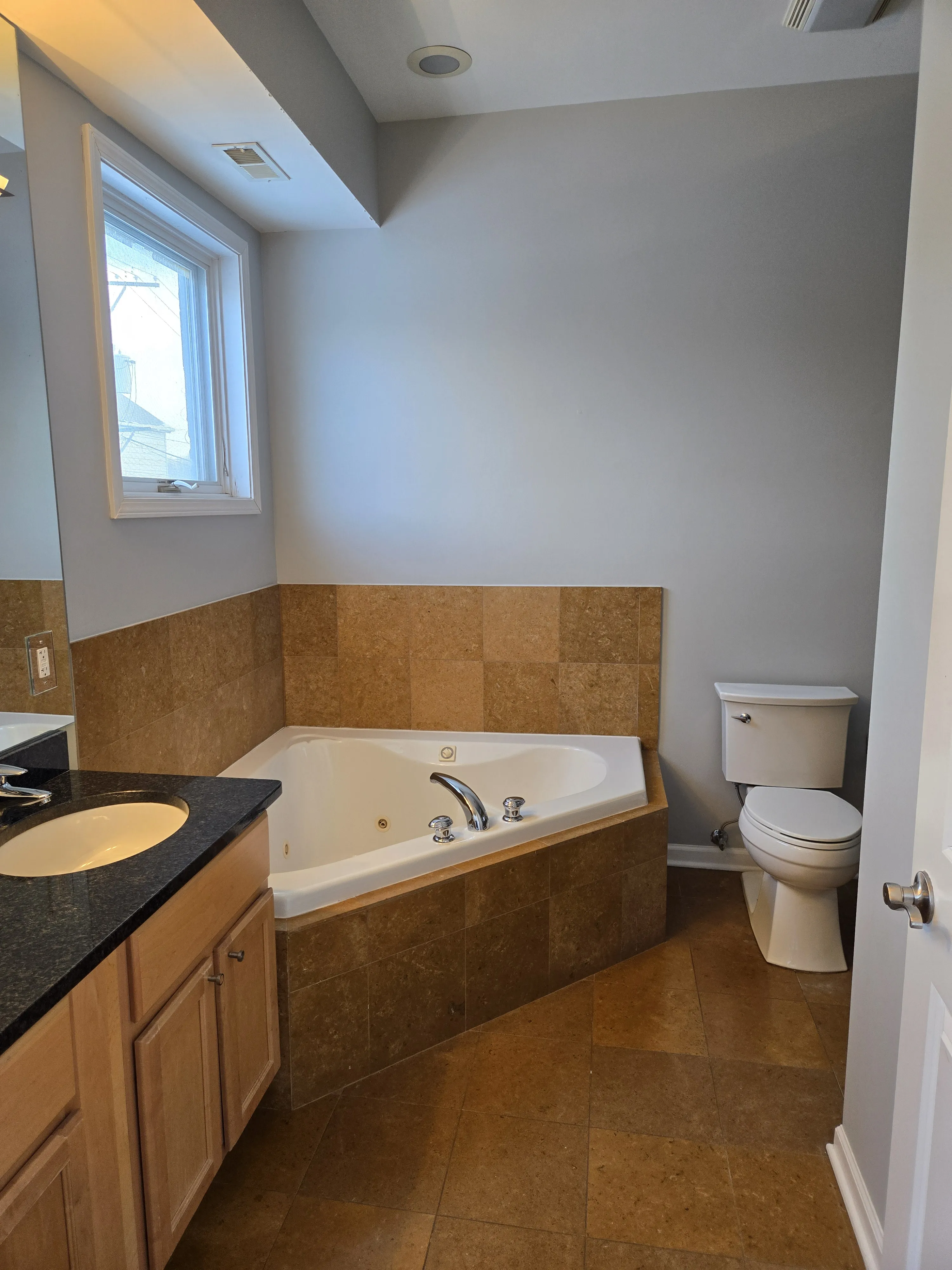 1610 W Grand Ave 60622 60622-unit#2C-Chicago-IL
