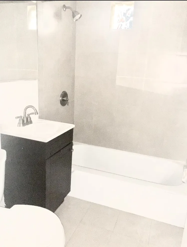 1264 W Byron St   60613 60613-unit#1-Chicago-IL