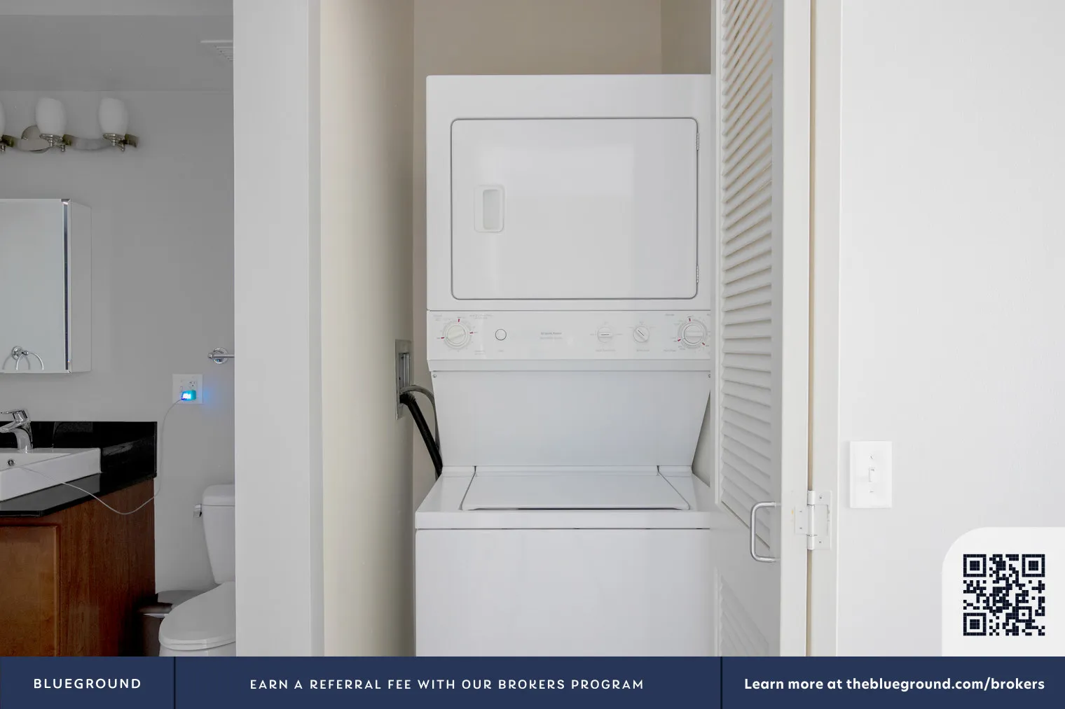 210 N Wells St   60601 60601-Lake & Wells Apartments-unit#ID699-Chicago-IL