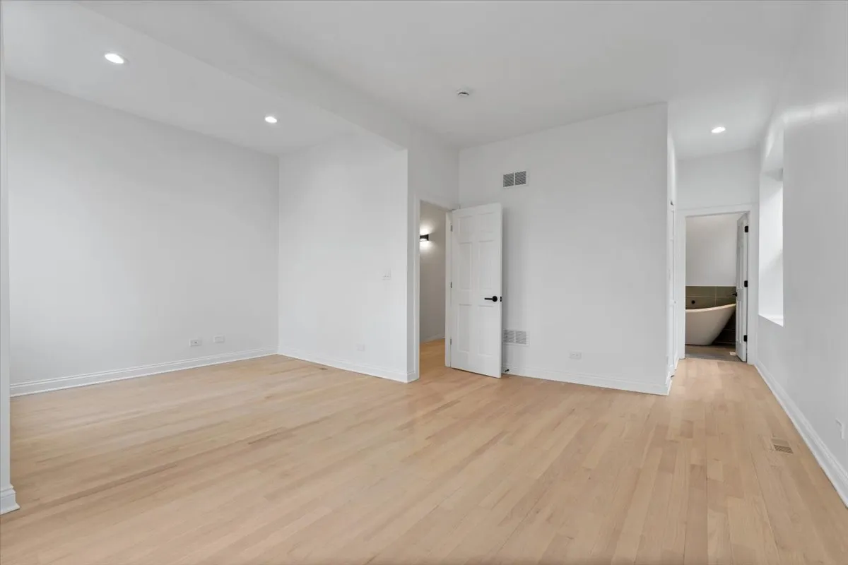 2649 W Thomas St   60622 60622-unit#2F-Chicago-IL