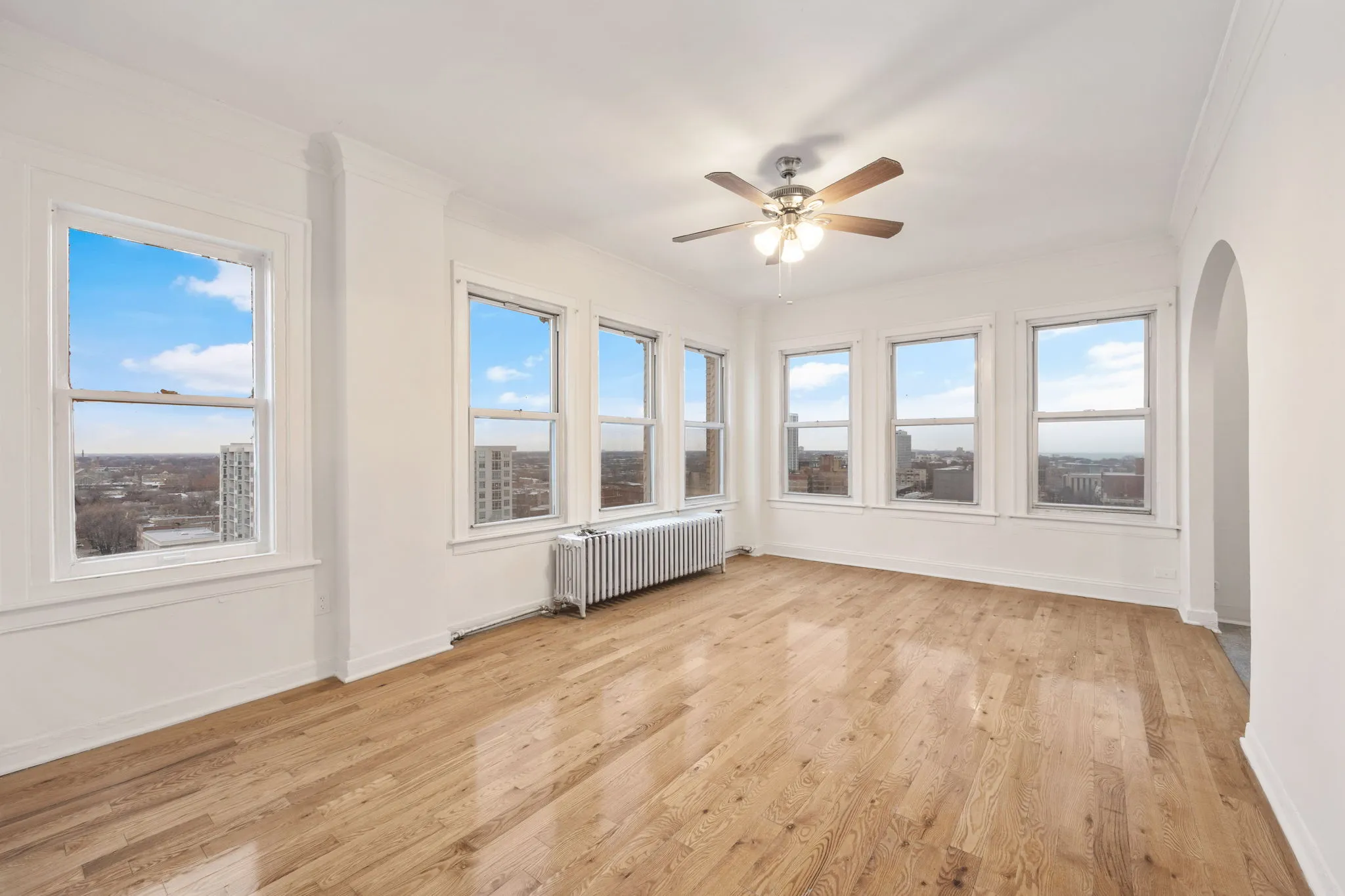 1055 W GRANVLE AVE 60660-The Granville-unit#1-S-Chicago-IL