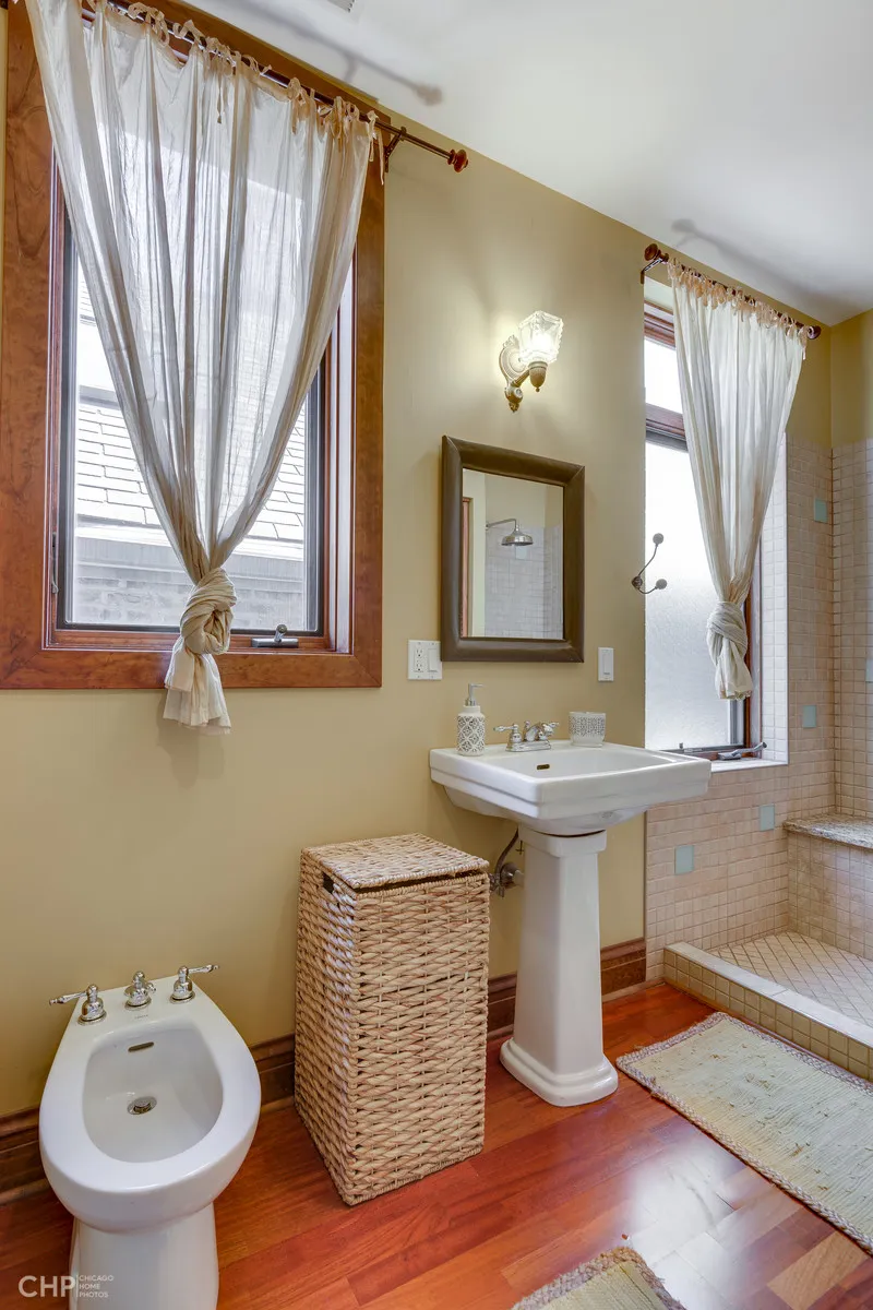 2048 W Charleston St   60647 60647-Chicago-IL