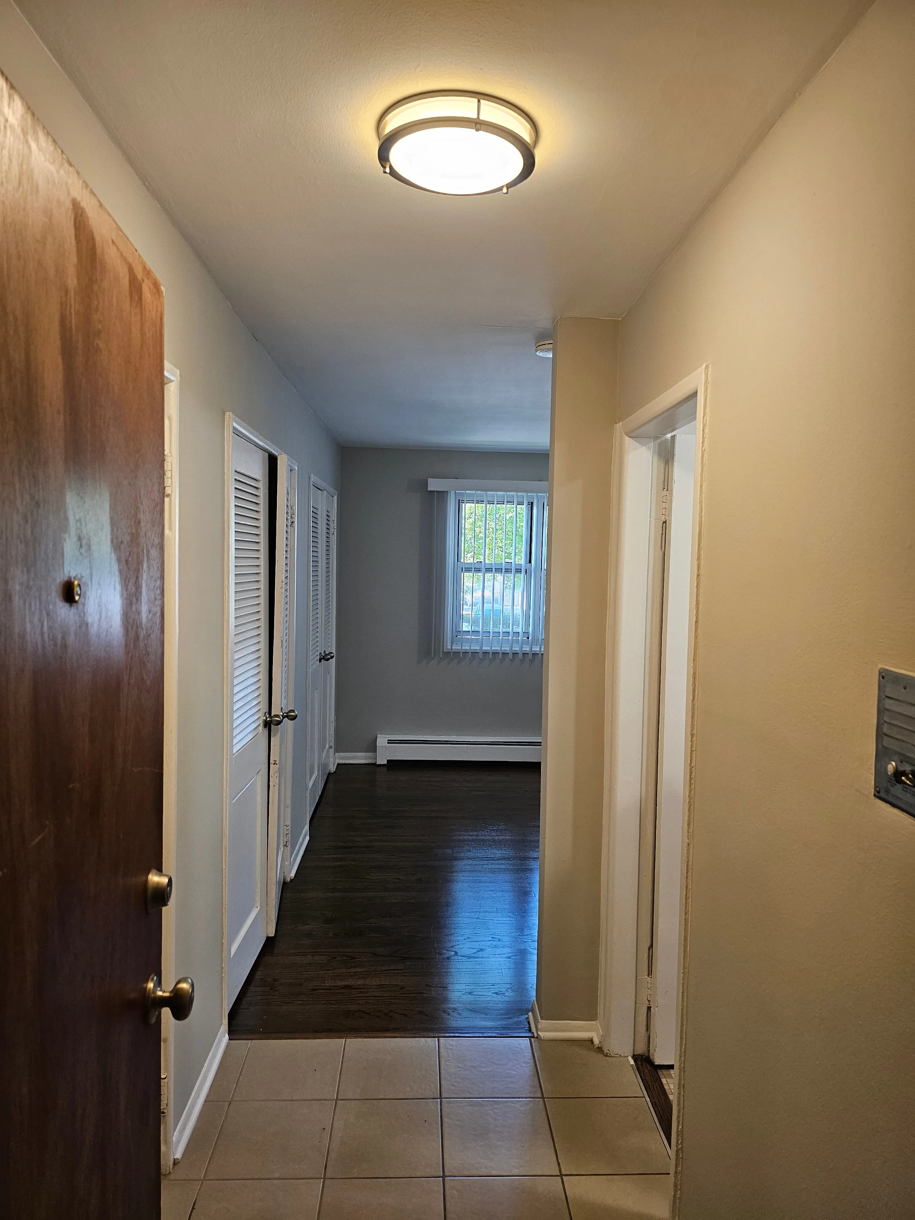 2353 W Jarvis Ave   60645 60645-unit#1G-Chicago-IL