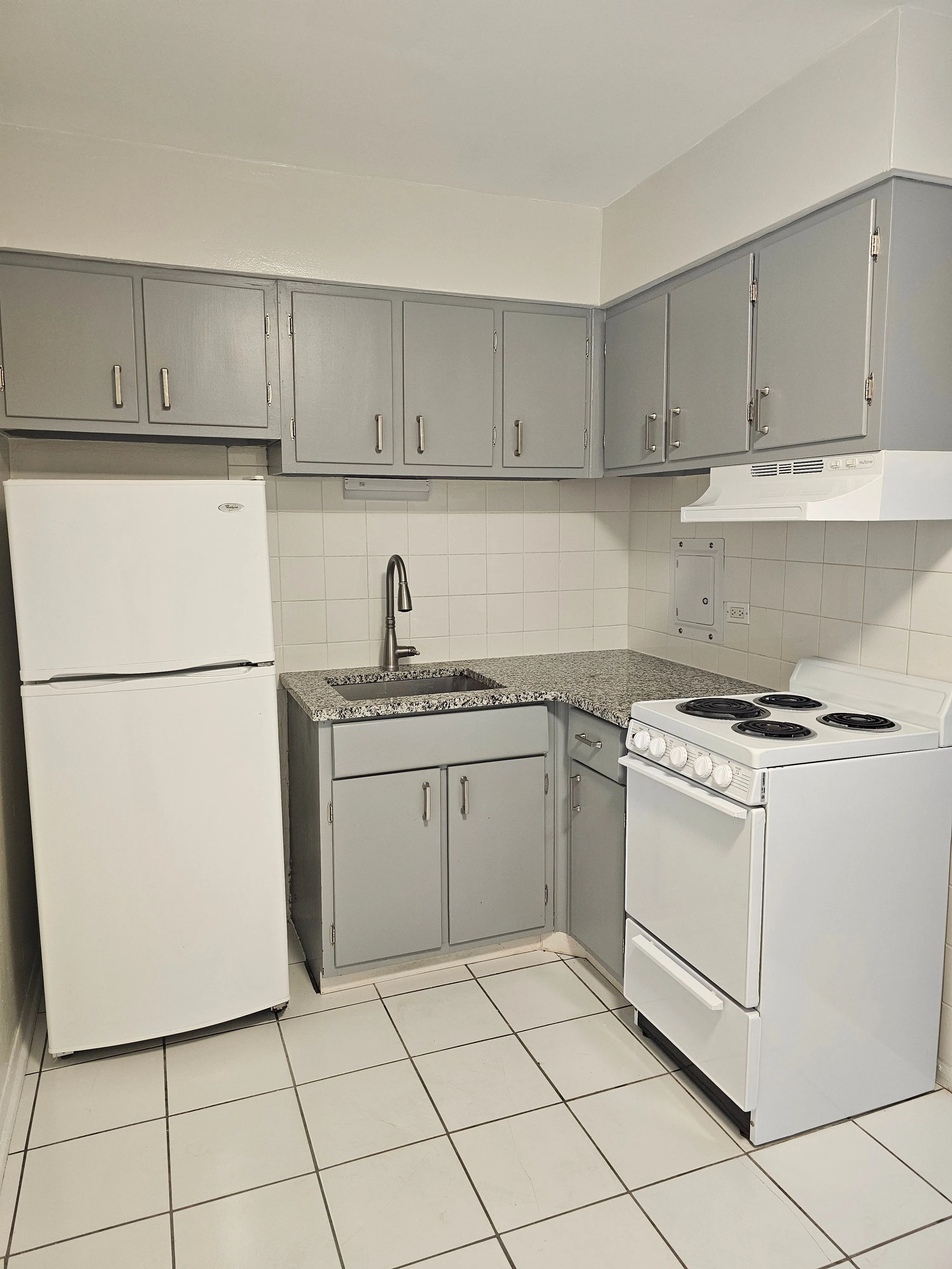 2353 W Jarvis Ave   60645 60645-unit#1G-Chicago-IL