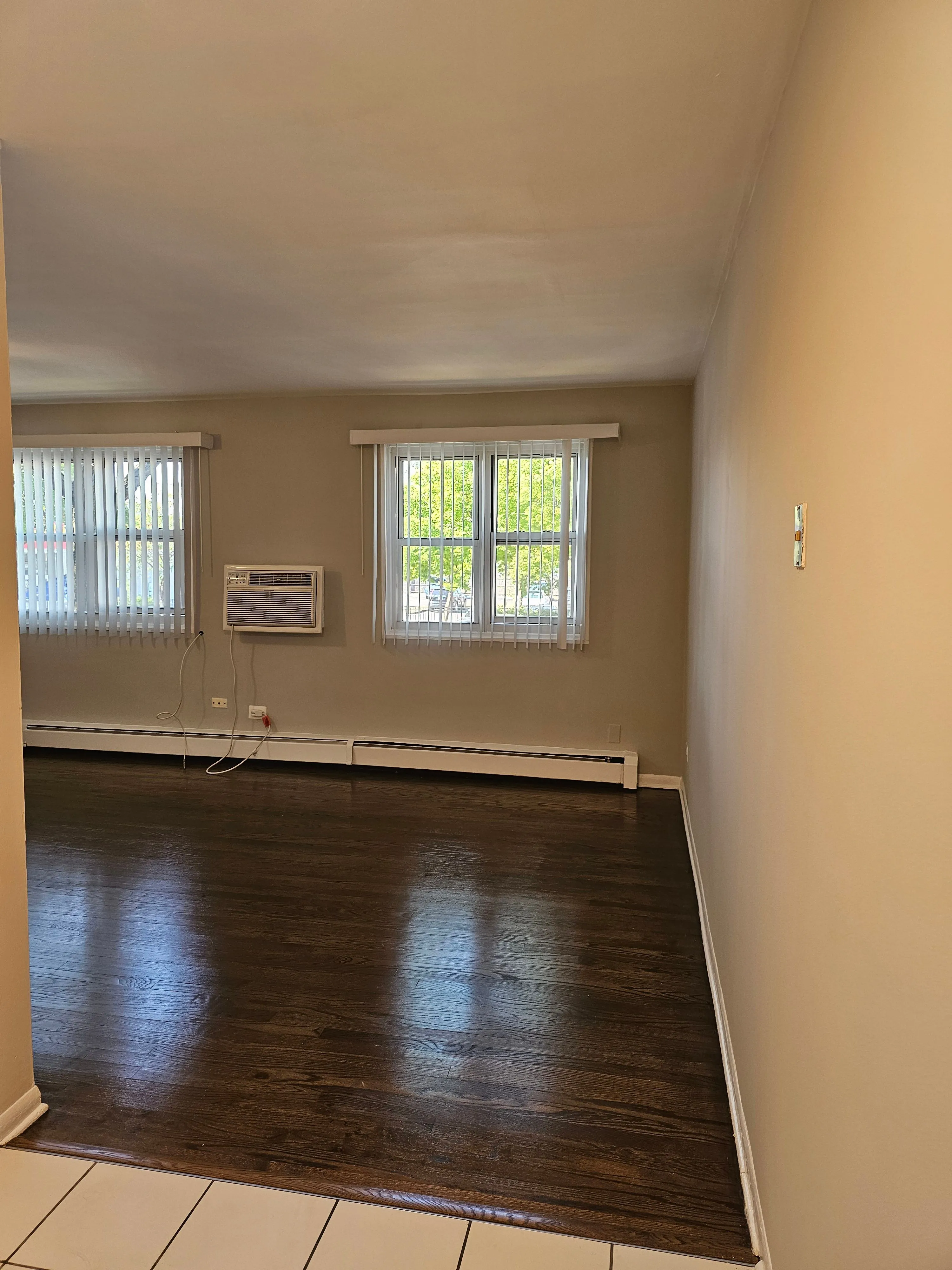 2353 W Jarvis Ave   60645 60645-unit#1G-Chicago-IL