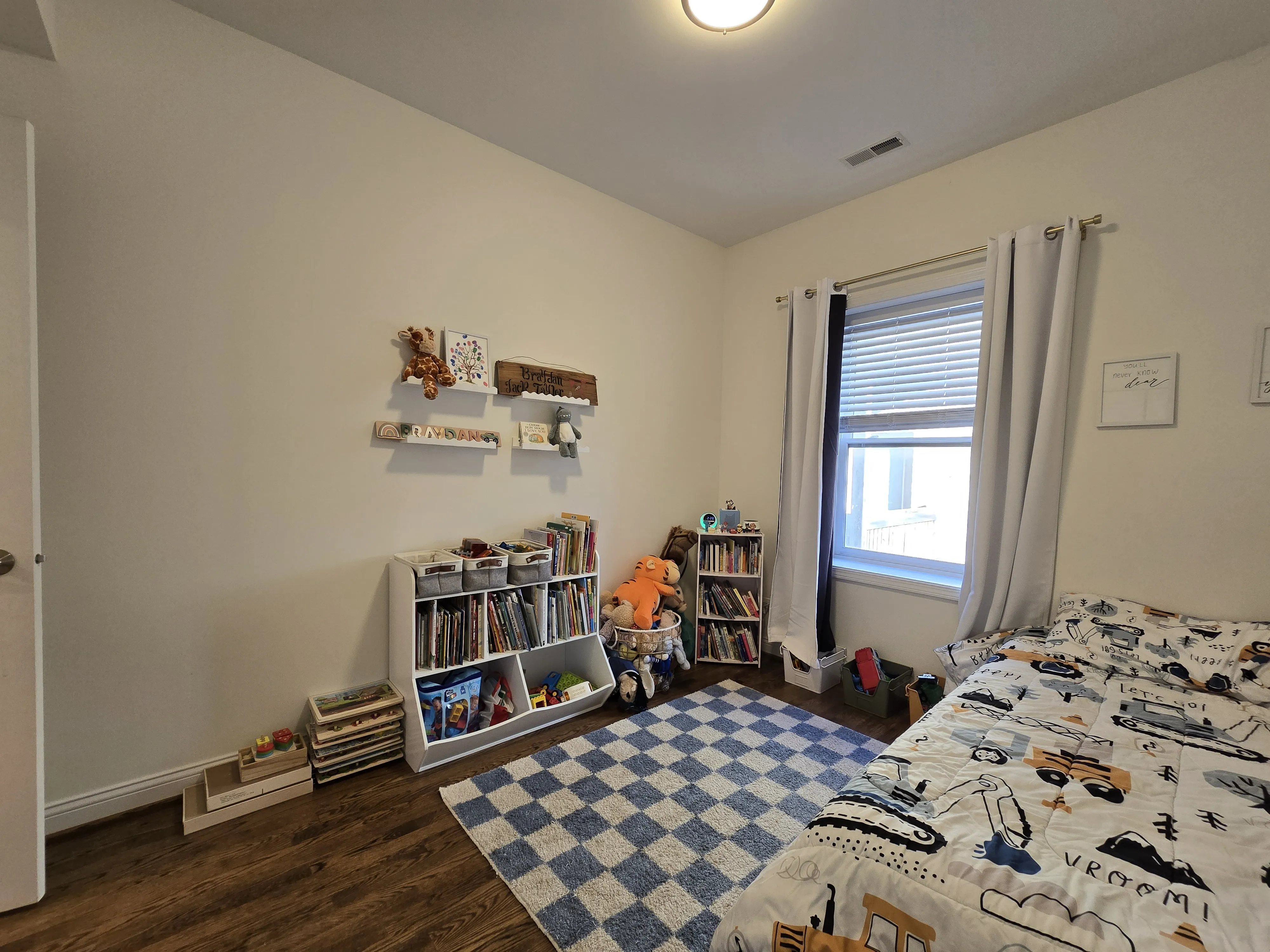 723 W 34th St   60616 60616-unit#2E-Chicago-IL