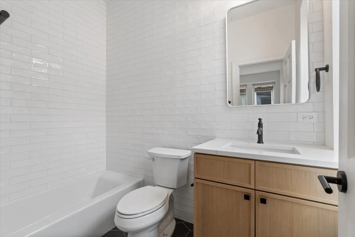 2649 W Thomas St   60622 60622-unit#2F-Chicago-IL