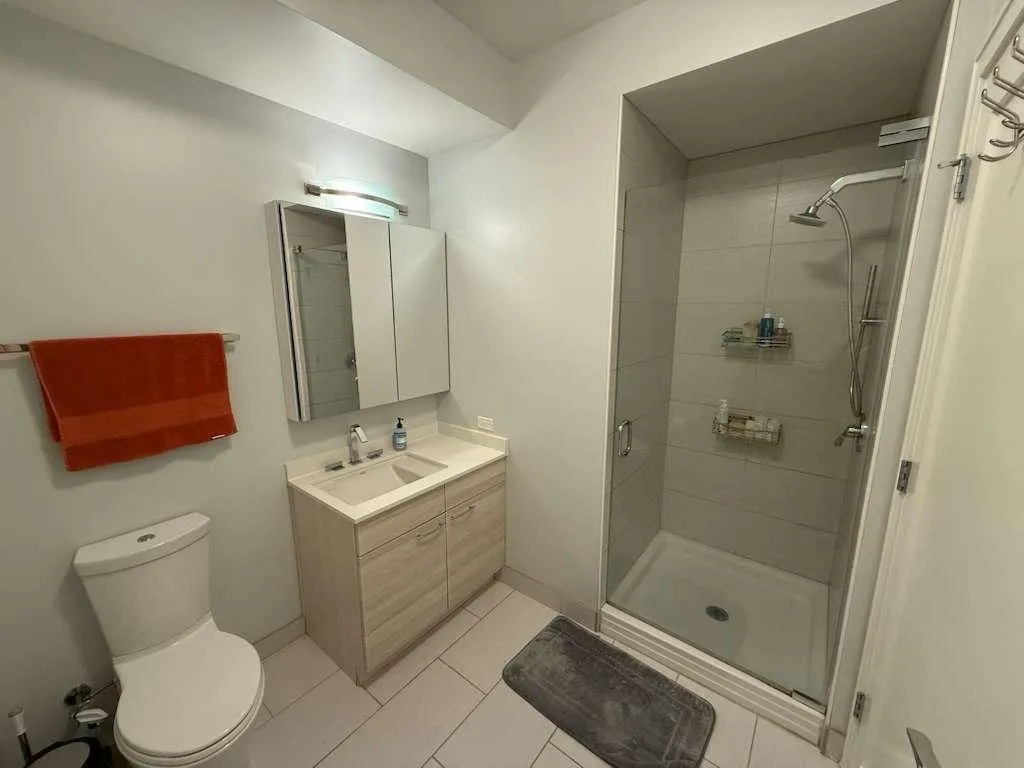 73 E Lake St   60601 60601-Chicago-IL