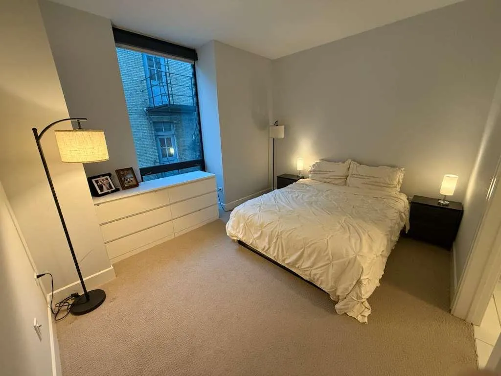 73 E Lake St   60601 60601-Chicago-IL