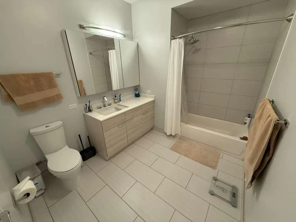 73 E Lake St   60601 60601-Chicago-IL