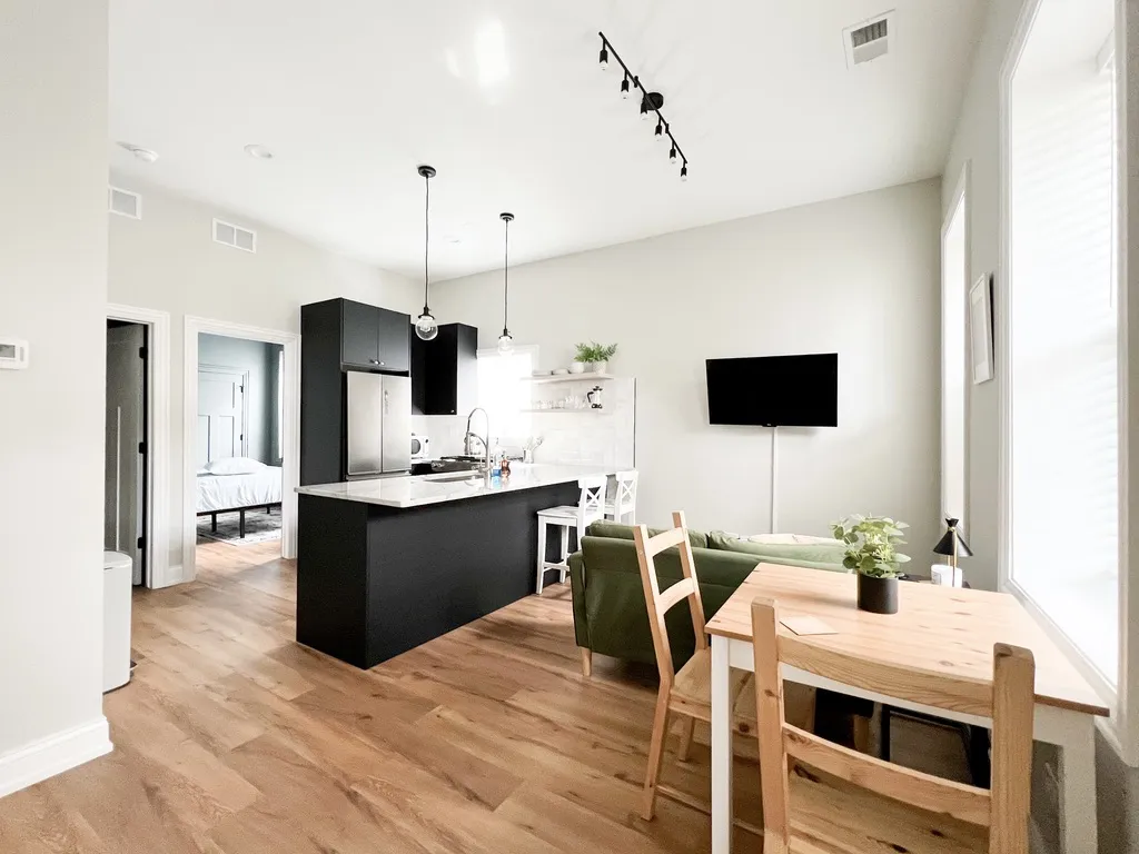 1728 N Wood St   60622 60622-unit#1R-Chicago-IL