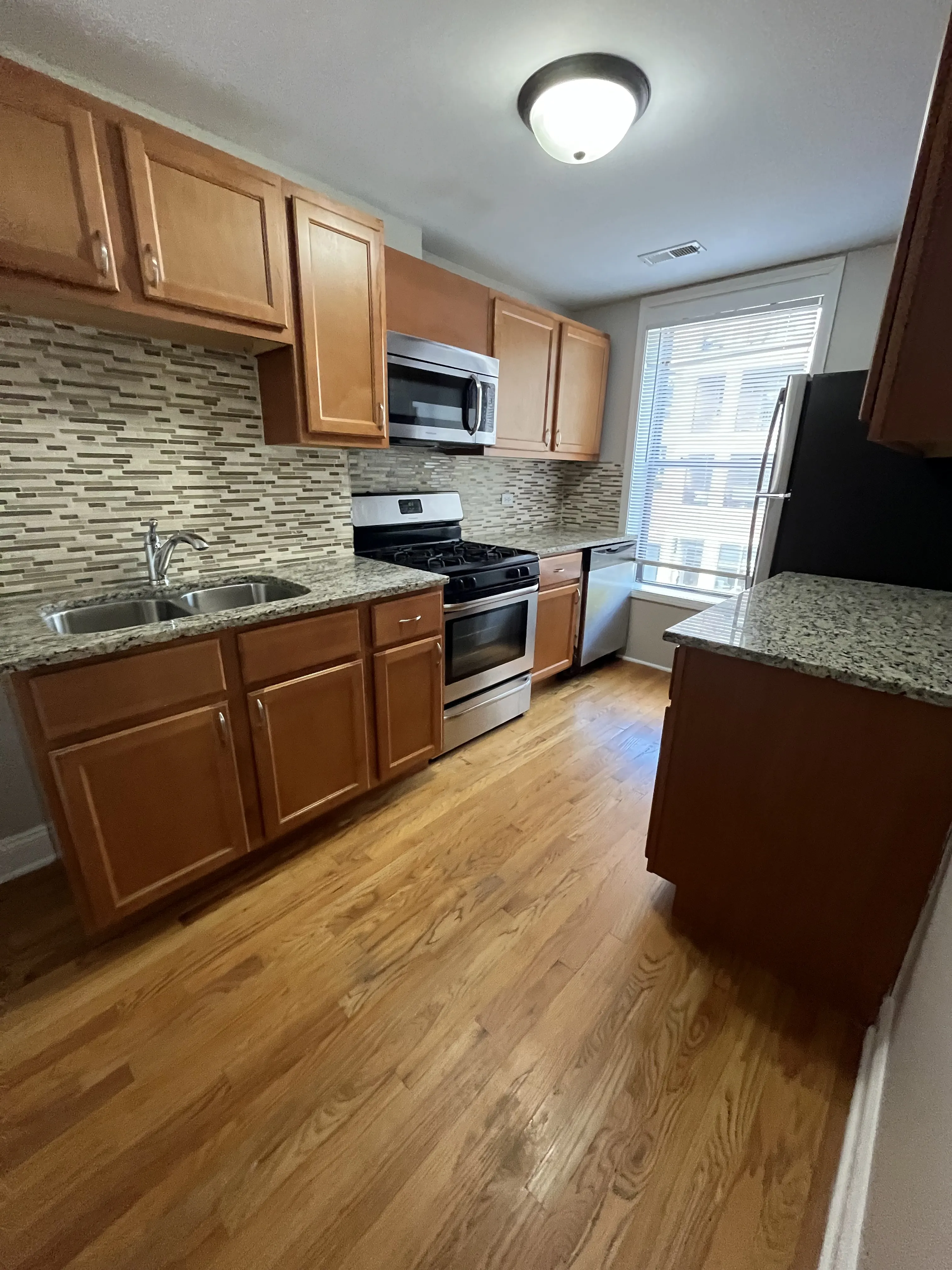 1819 W Belmont Ave   60657 60657-Chicago-IL