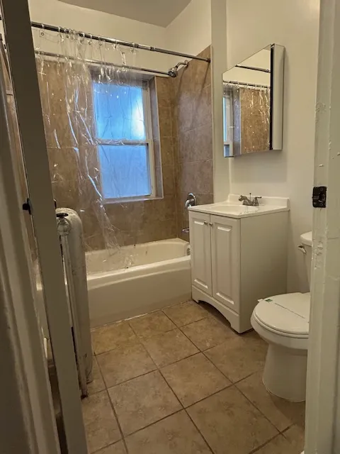 7502 N Hoyne Ave   60645 60645-unit#1-Chicago-IL