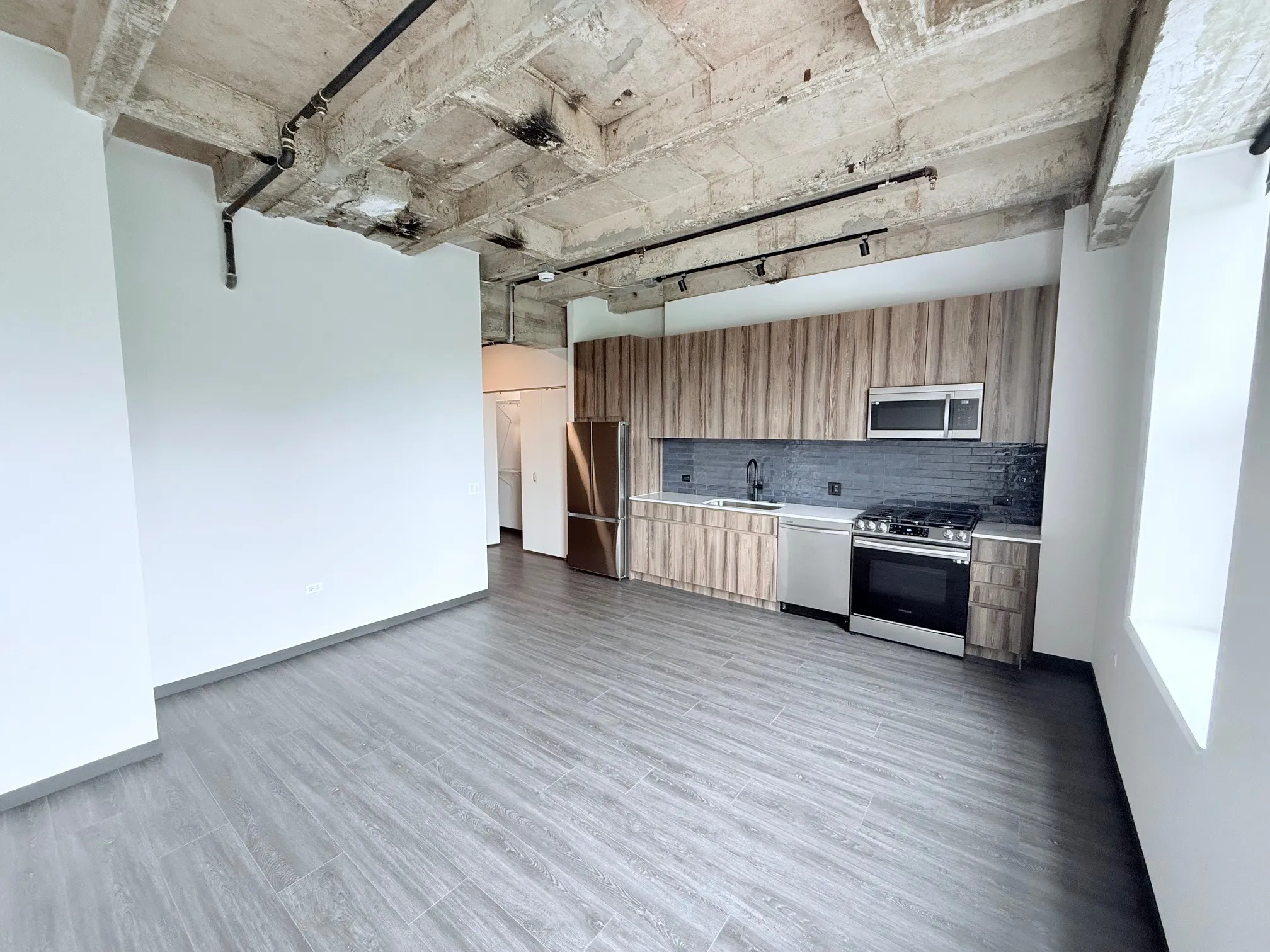 150 N Ashland Ave 60607 60607-unit#328-Chicago-IL