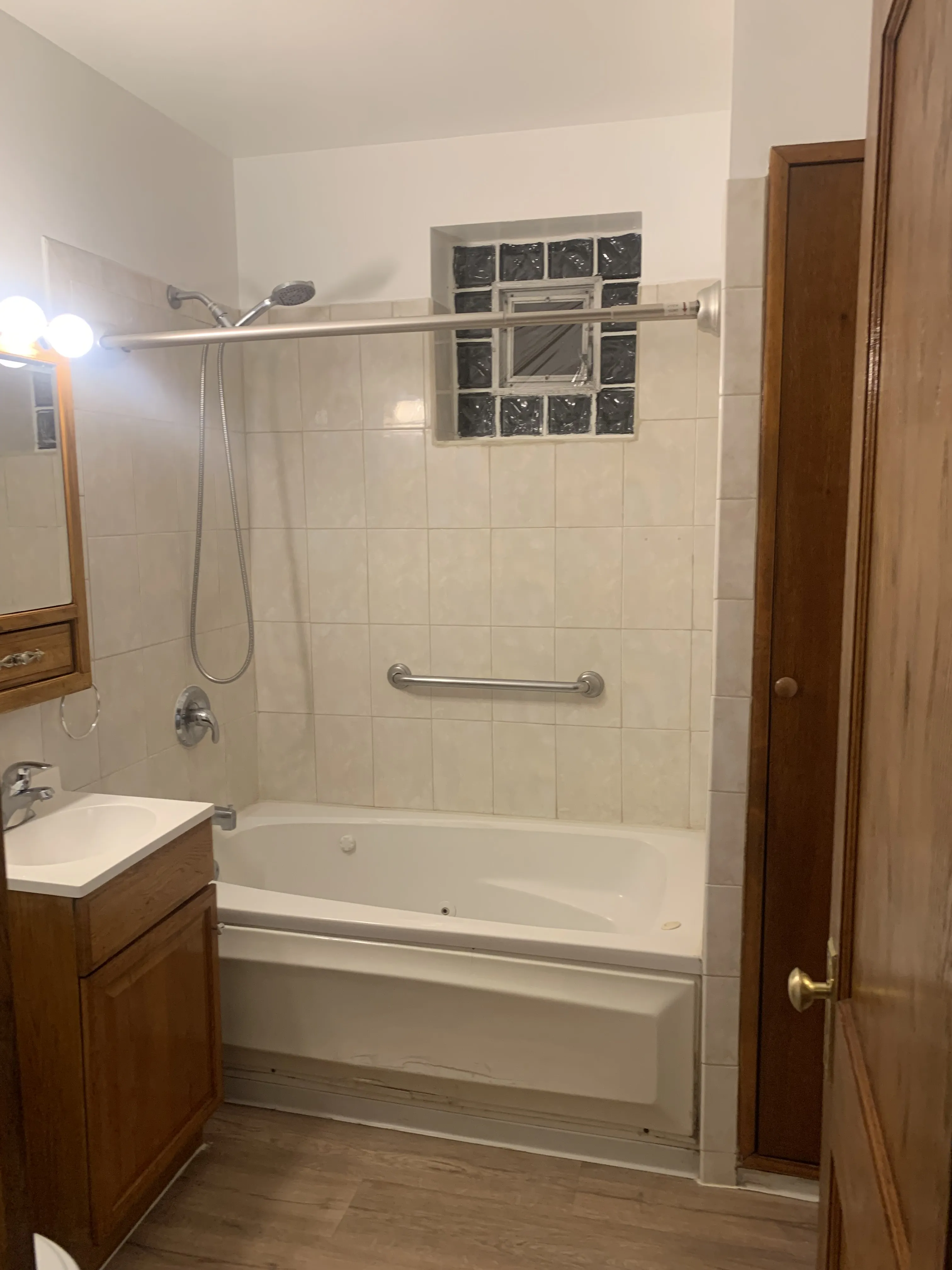 3417 W Evergreen Ave 60651-Evergreen Apartments-unit#2F-Chicago-IL