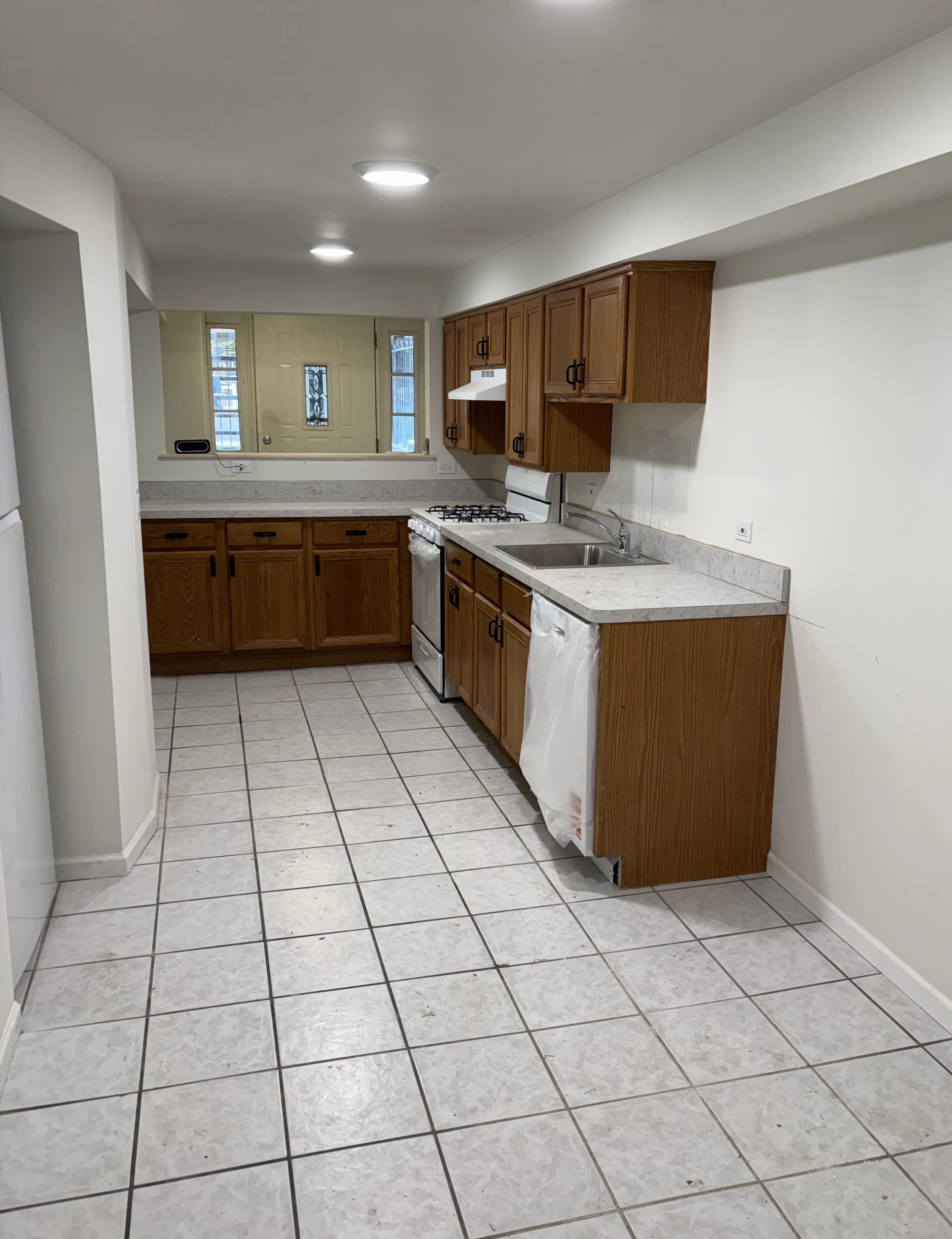 5804 N Broadway   60660 60660-unit#BSMT FRONT-Chicago-IL