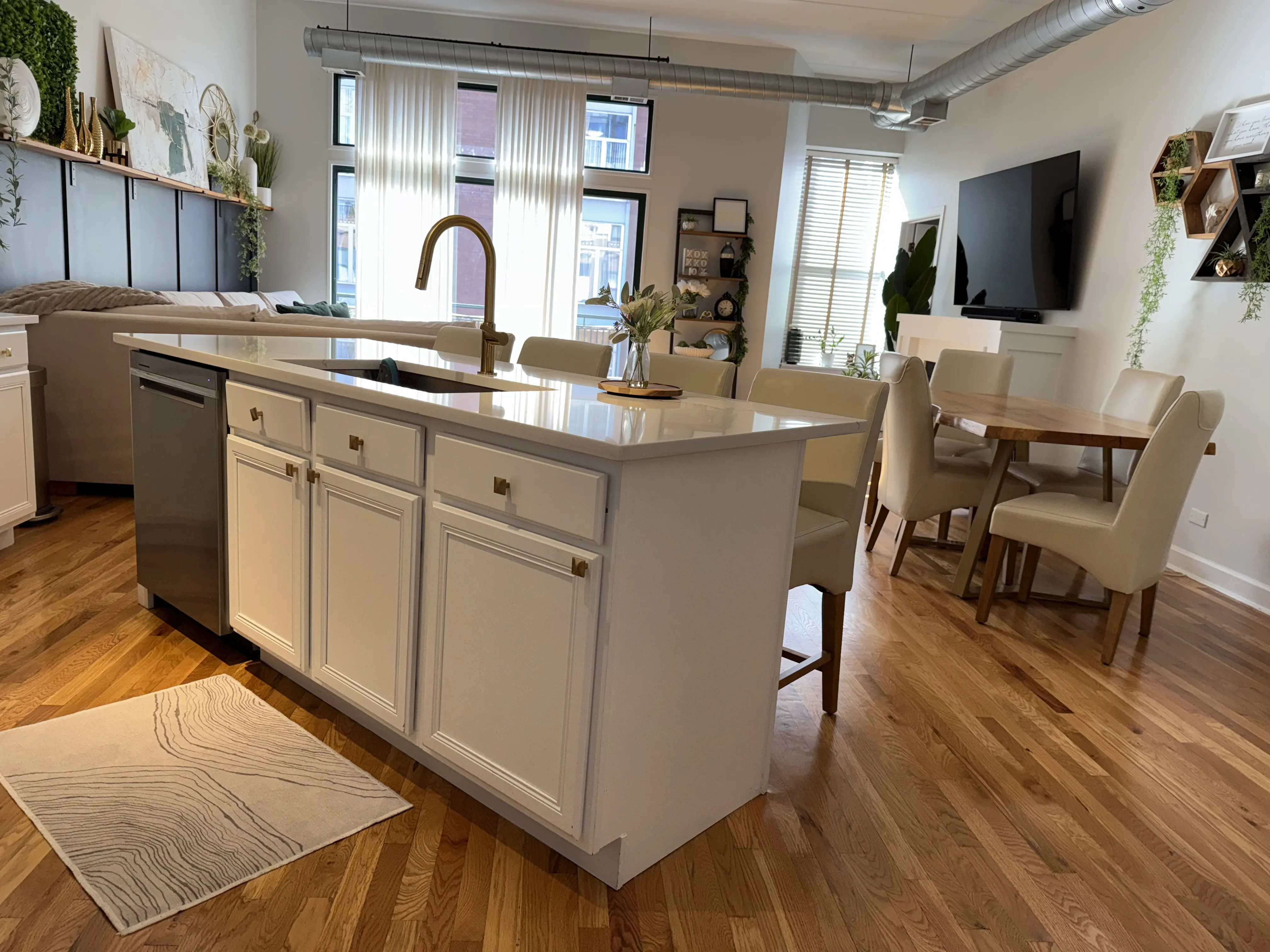 936 W Madison St   60607 60607-Chicago-IL