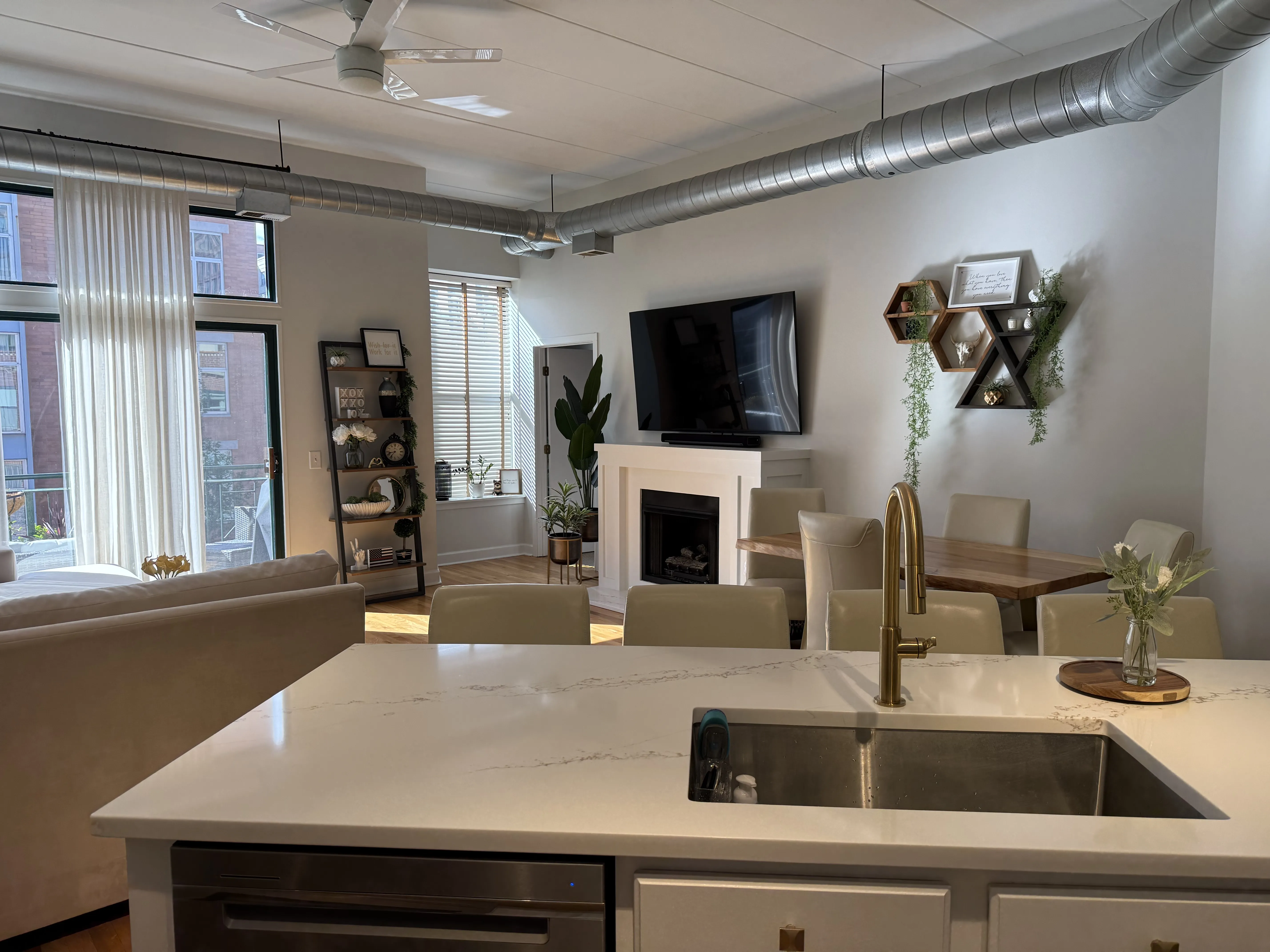 936 W Madison St   60607 60607-Chicago-IL