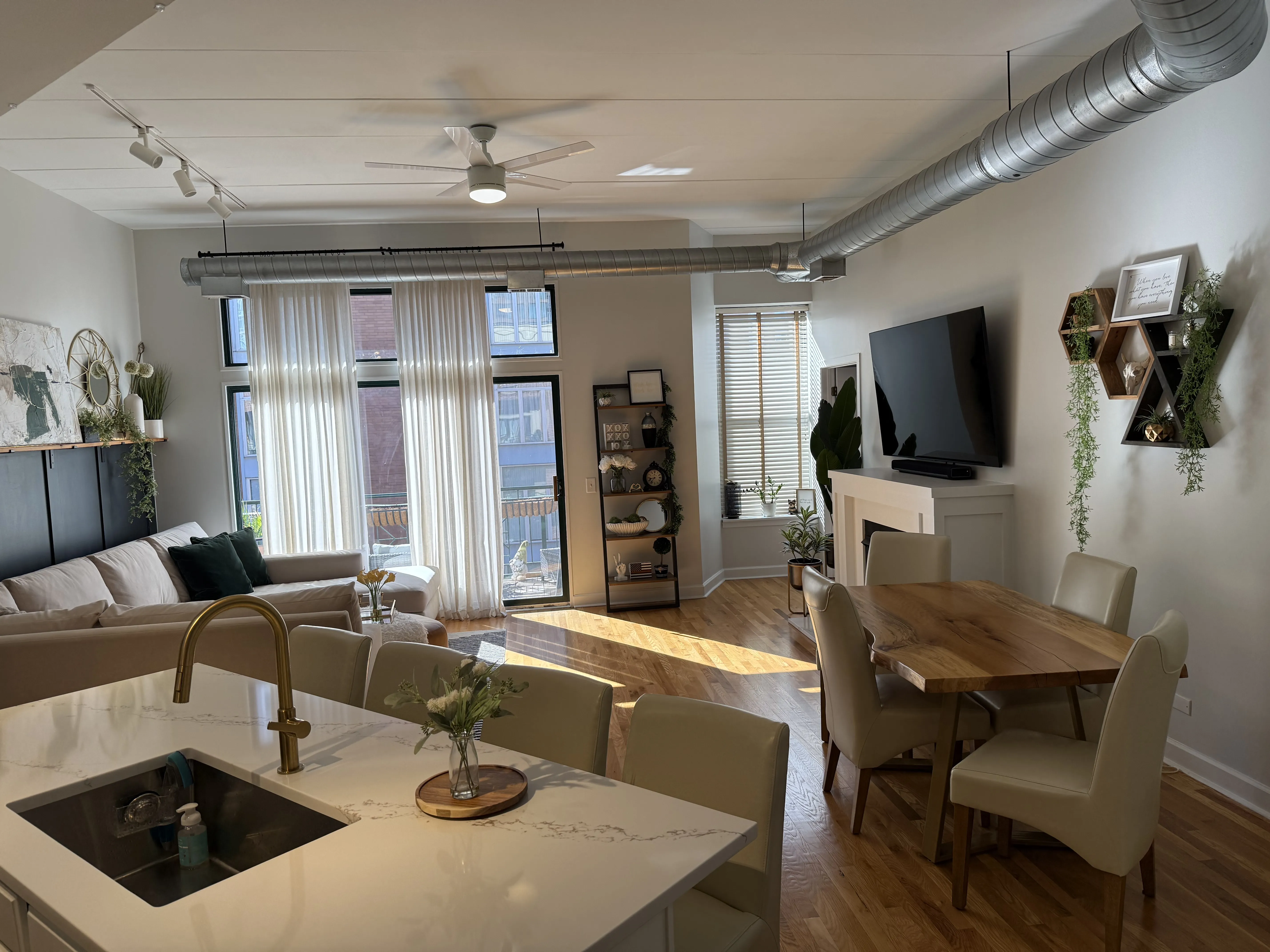 936 W Madison St   60607 60607-Chicago-IL