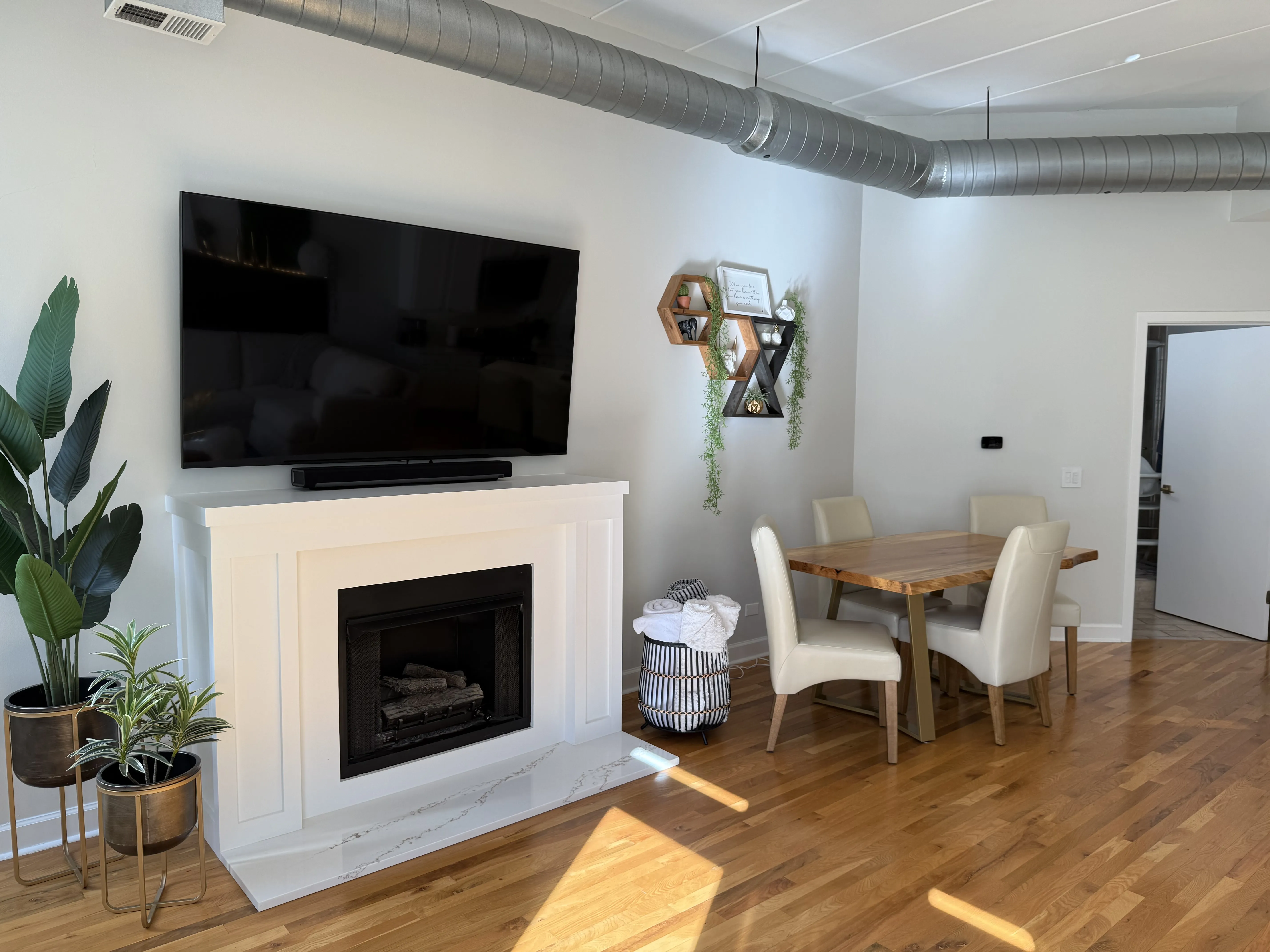 936 W Madison St   60607 60607-Chicago-IL