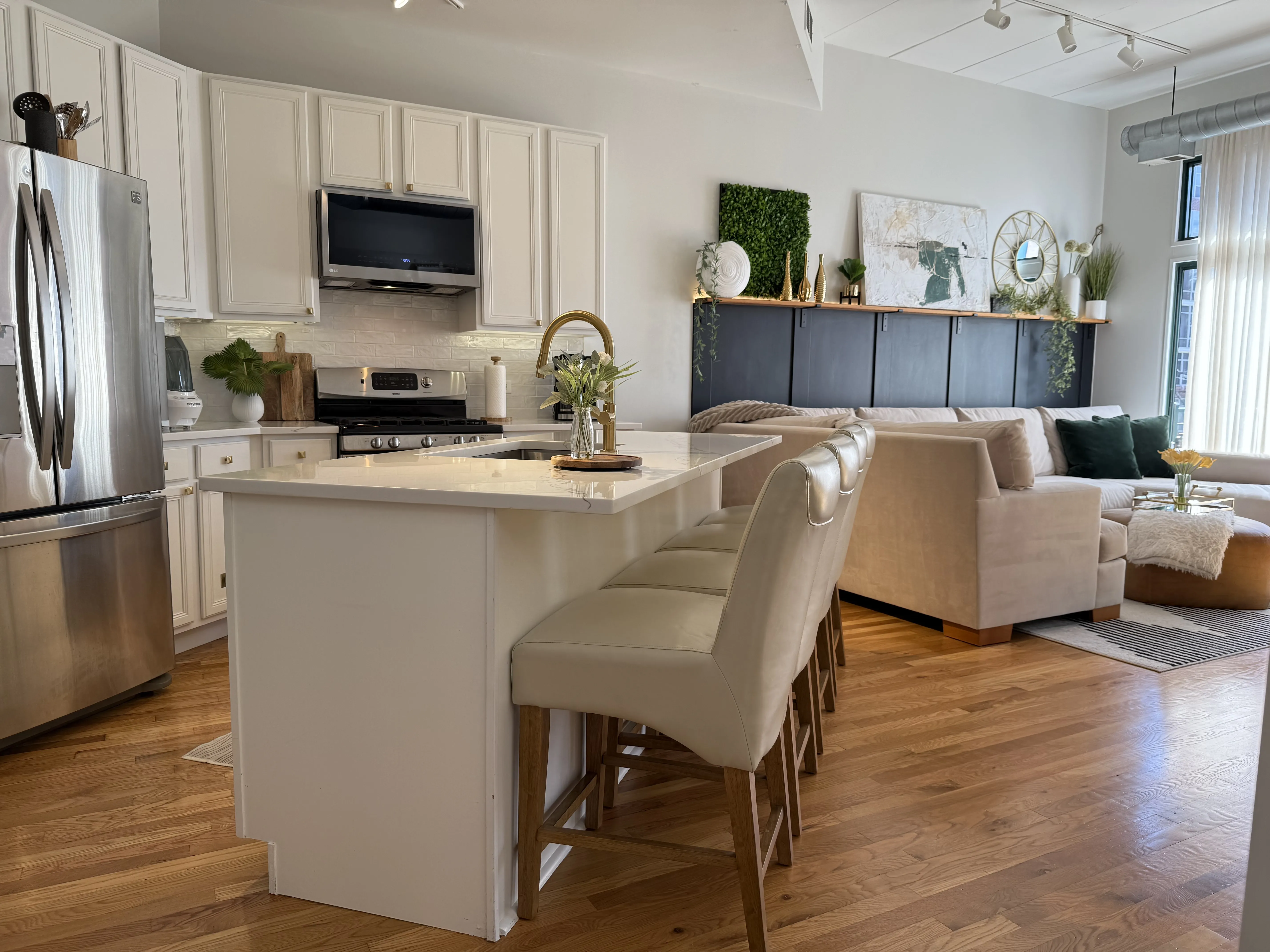 936 W Madison St   60607 60607-Chicago-IL