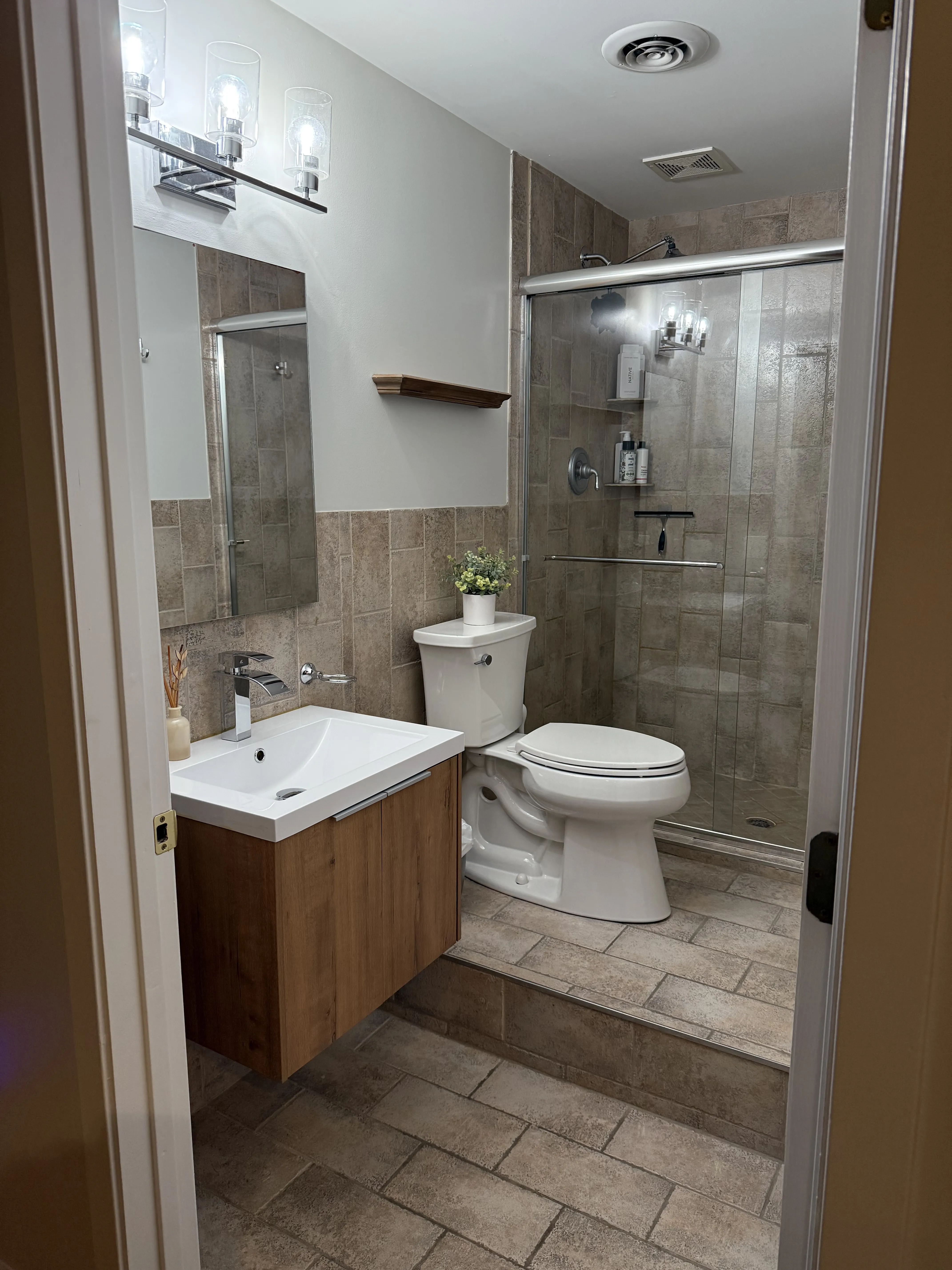 936 W Madison St   60607 60607-Chicago-IL