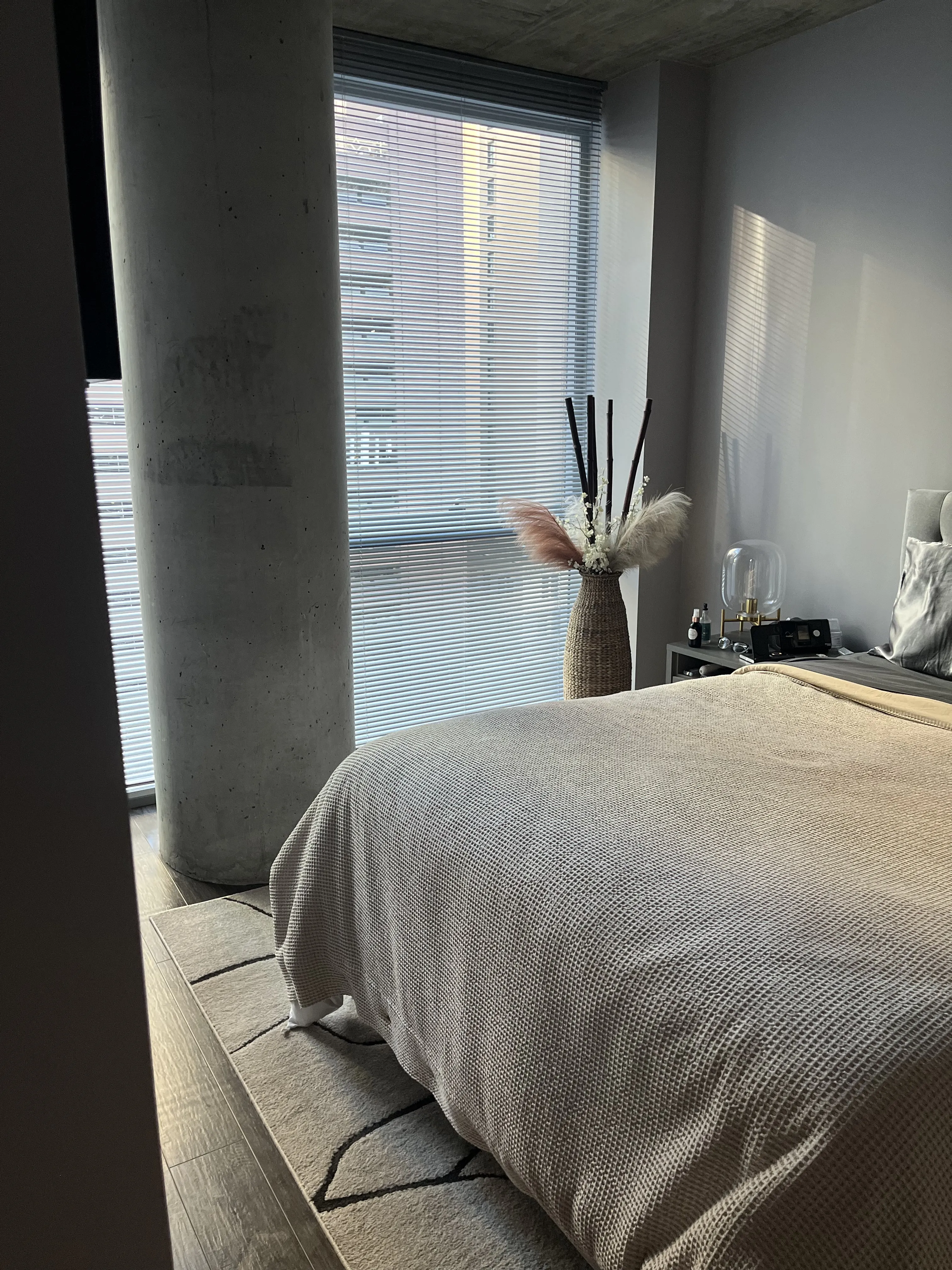 215 W Lake St 60606 60606-Chicago-IL