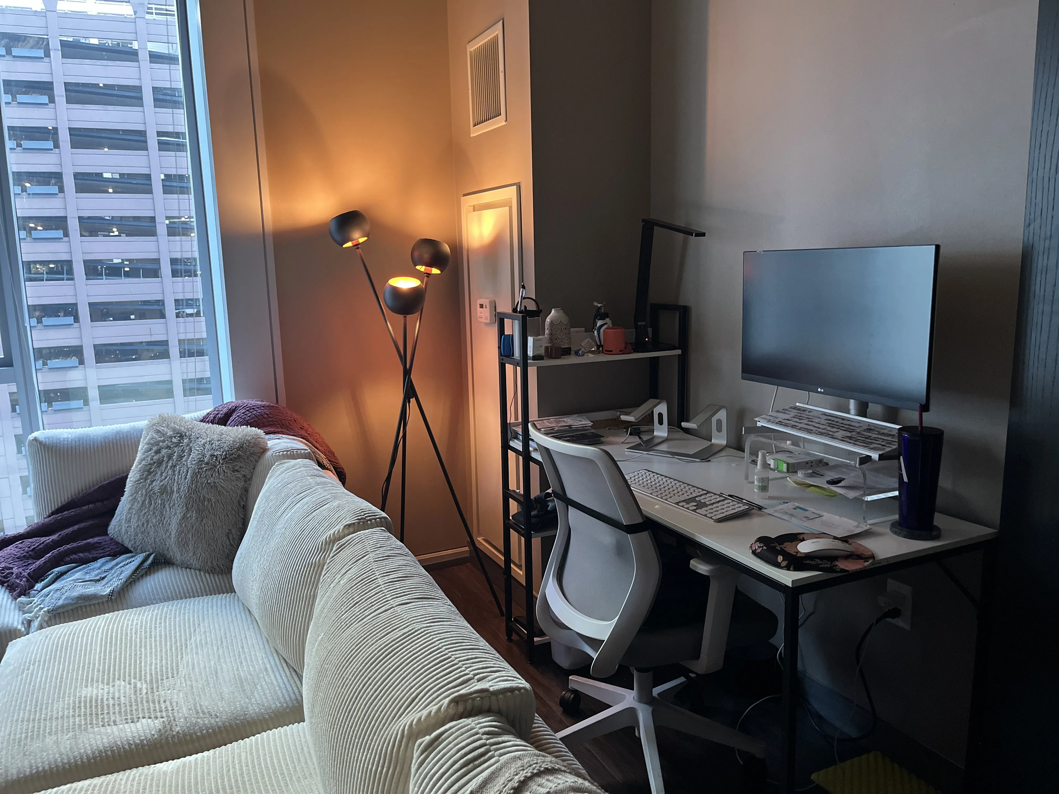 215 W Lake St 60606 60606-Chicago-IL