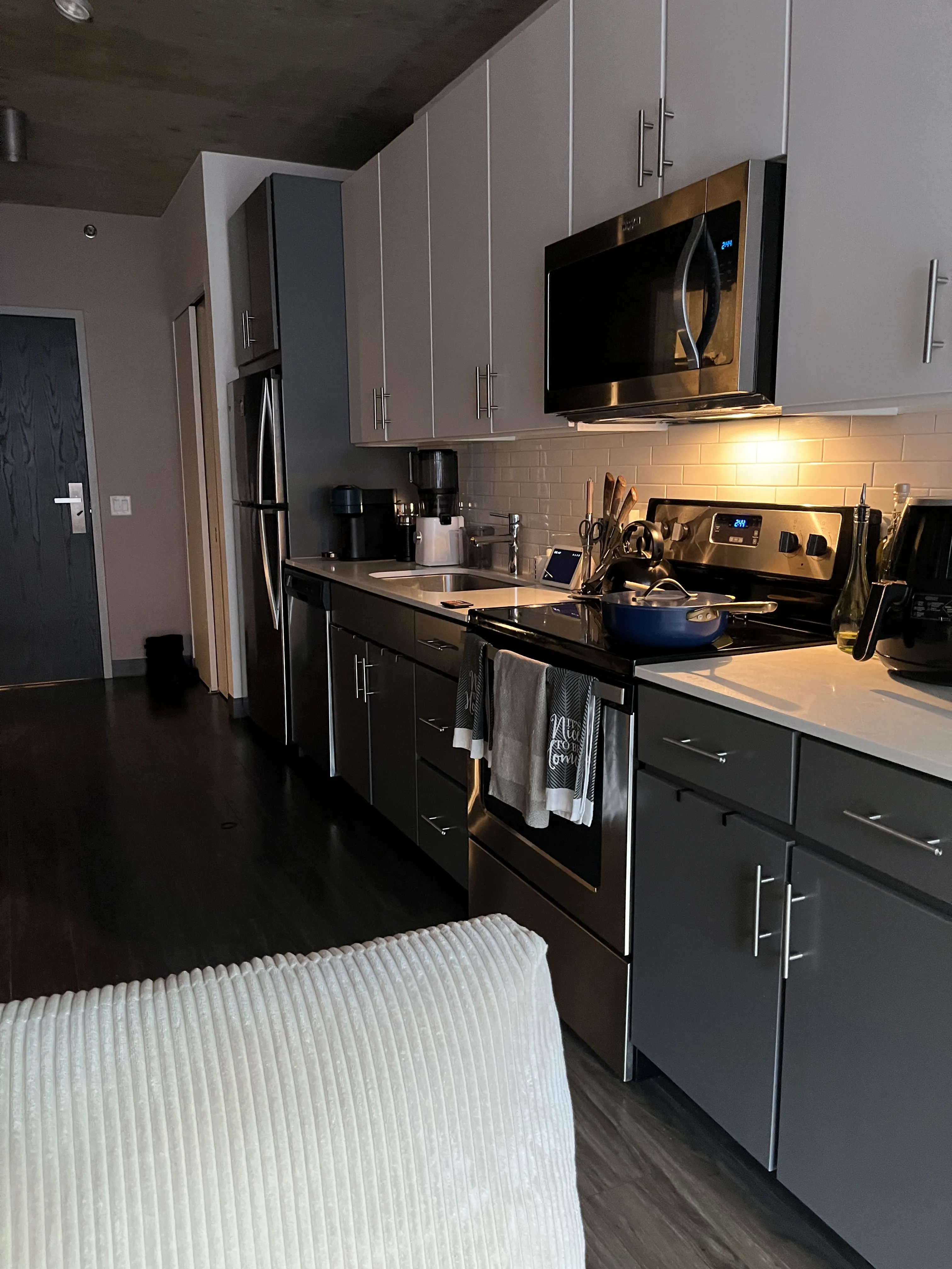 215 W Lake St 60606 60606-Chicago-IL