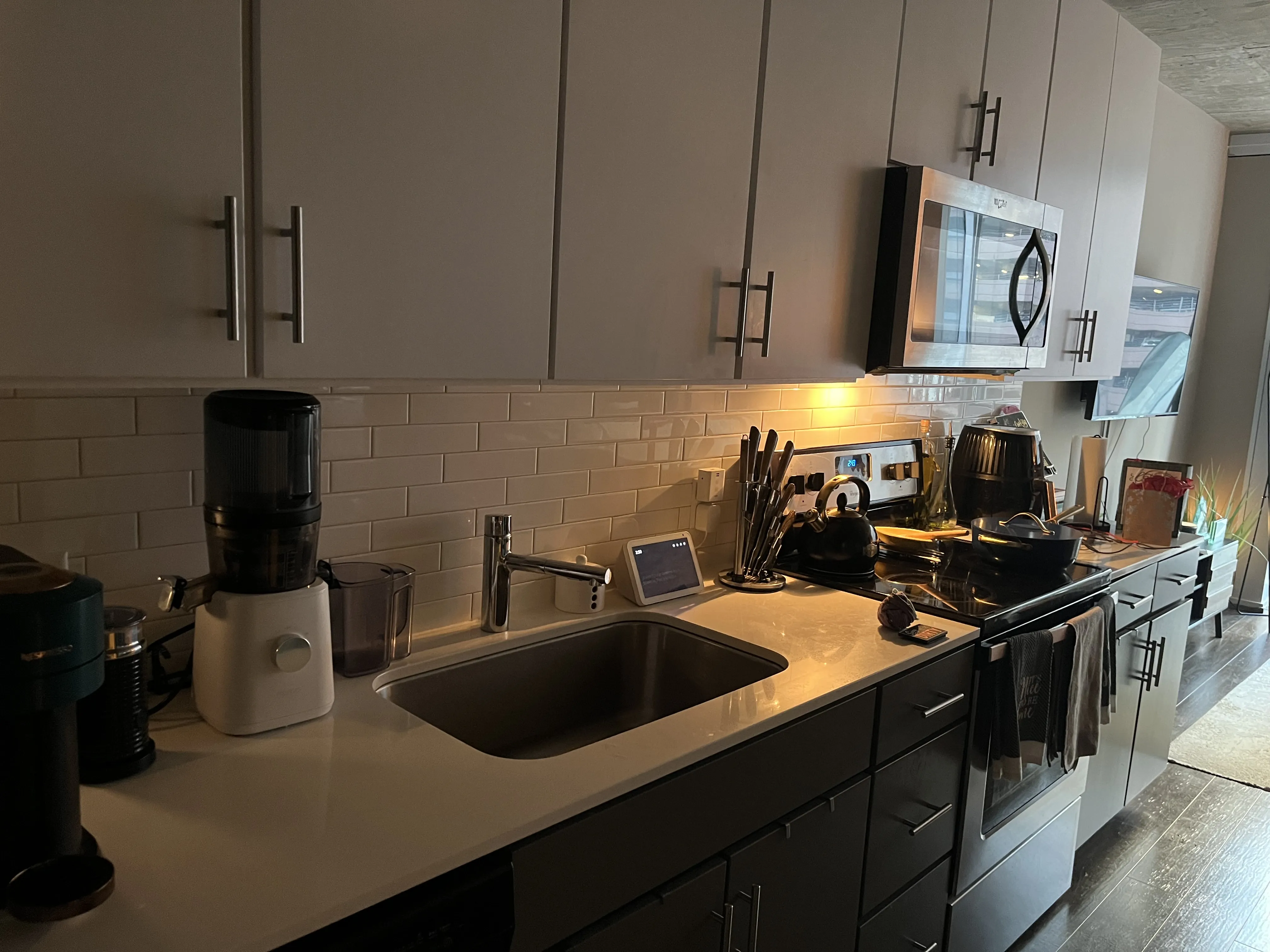 215 W Lake St 60606 60606-Chicago-IL