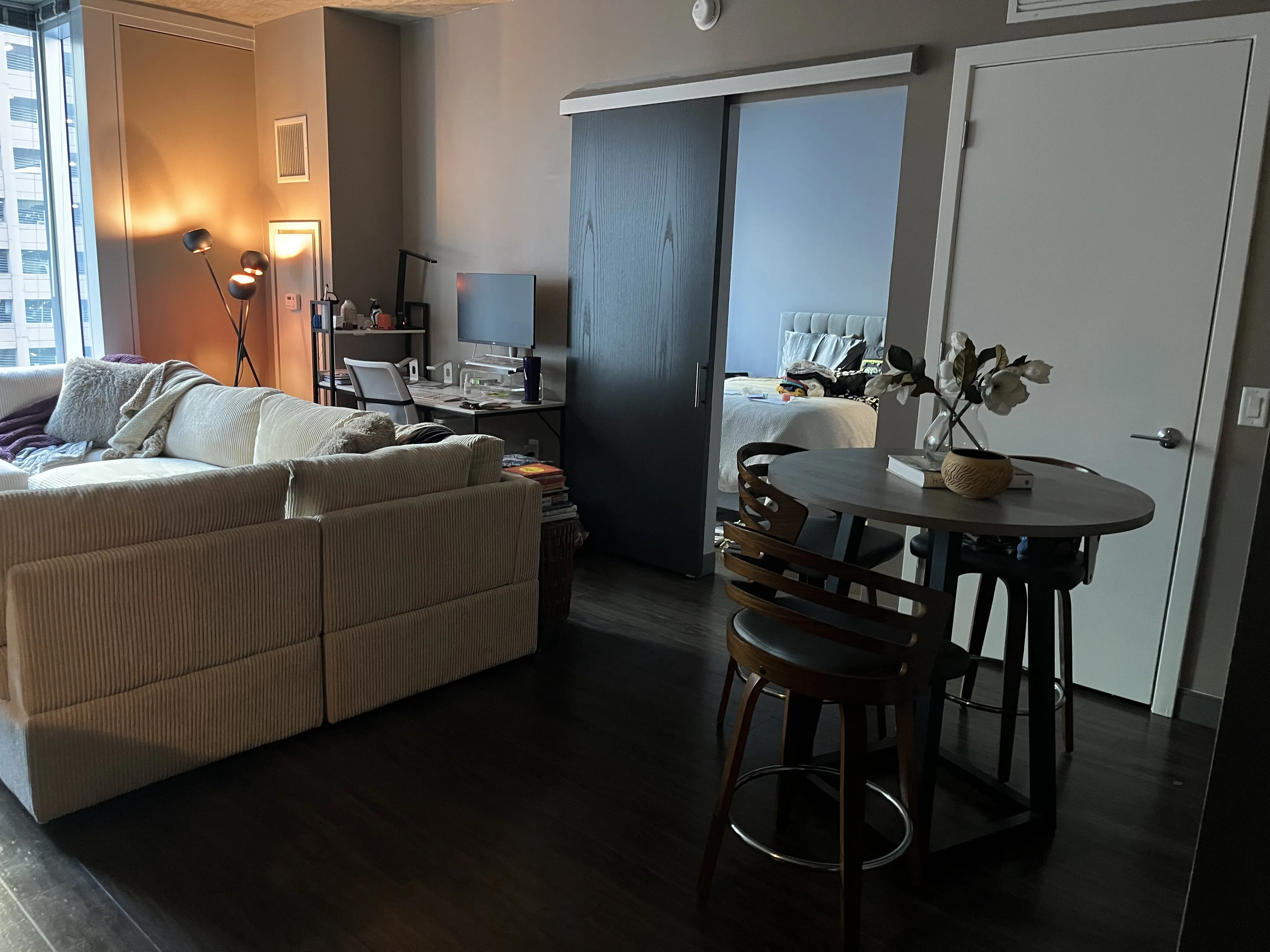 215 W Lake St 60606 60606-Chicago-IL