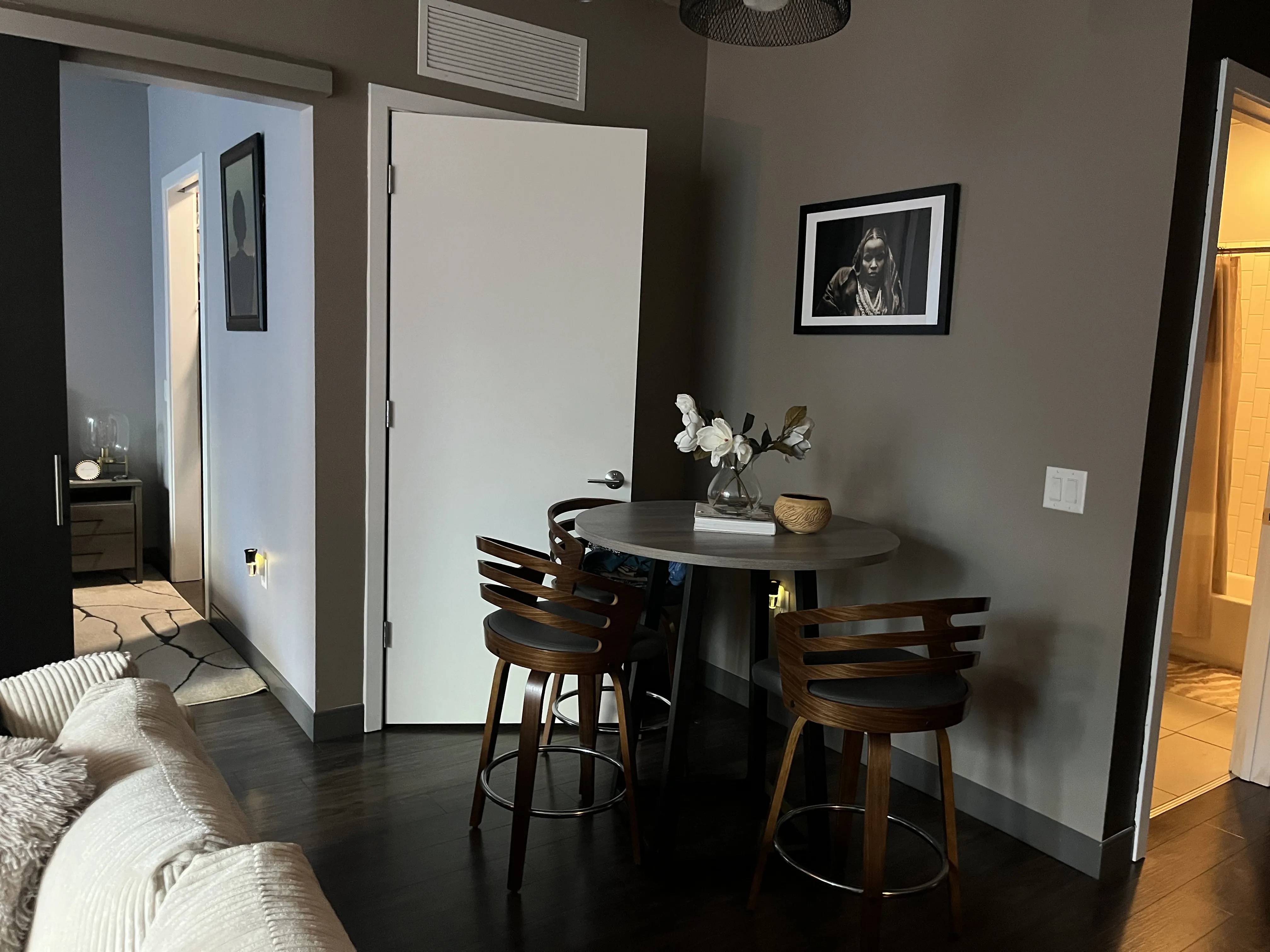 215 W Lake St 60606 60606-Chicago-IL