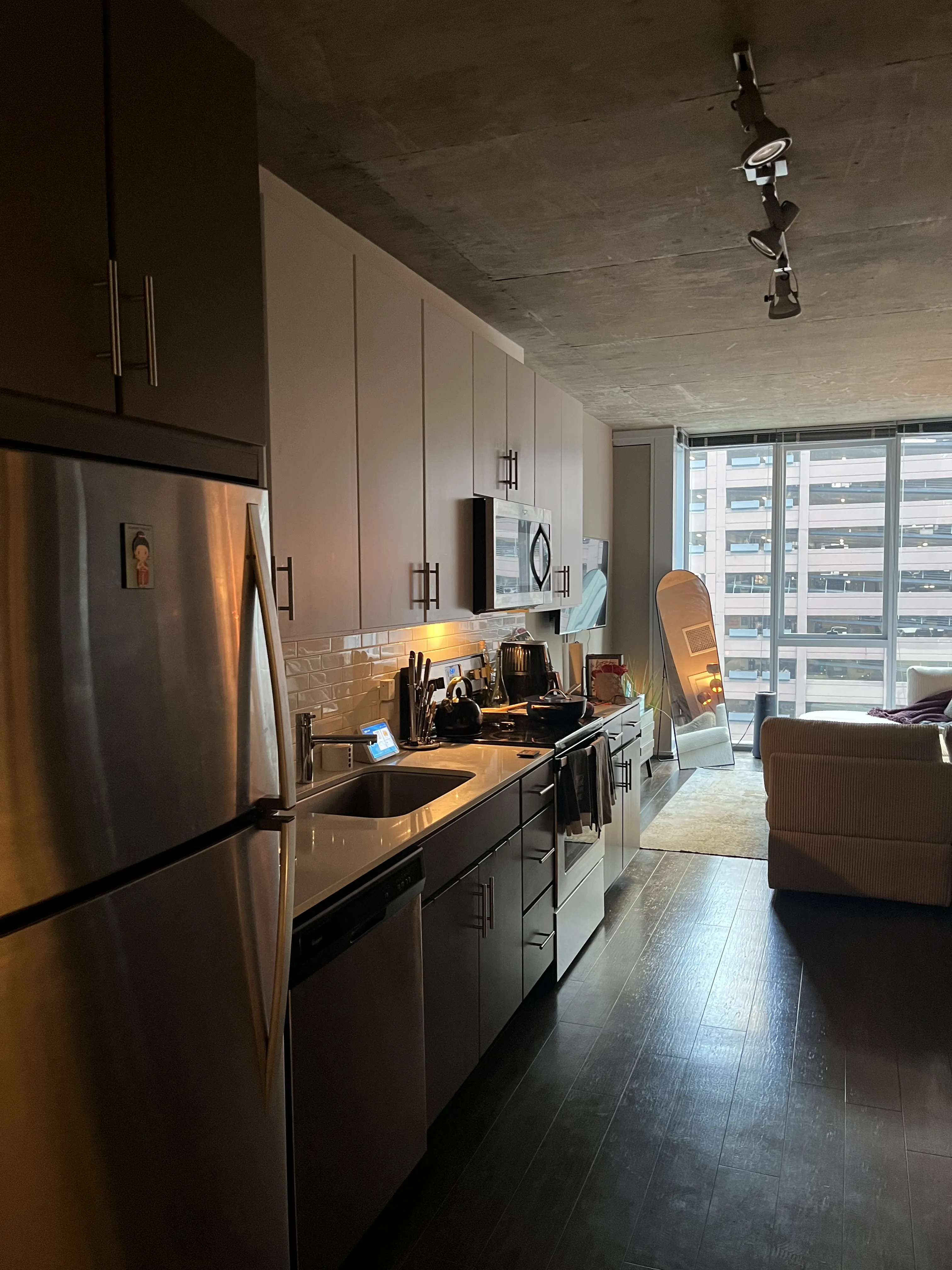 215 W Lake St 60606 60606-Chicago-IL
