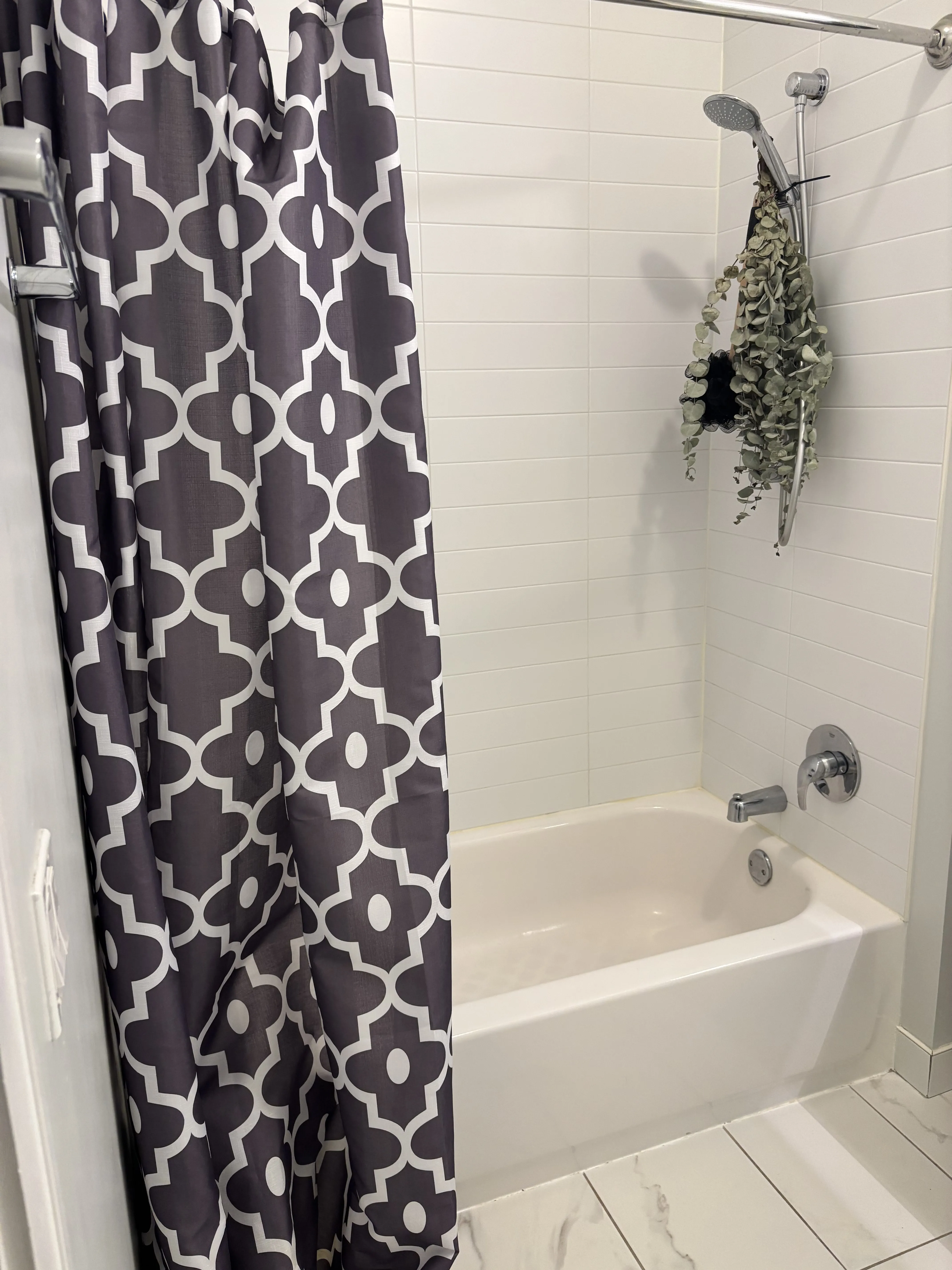 845 N State St   60611 60611-State and Chestnut-Chicago-IL