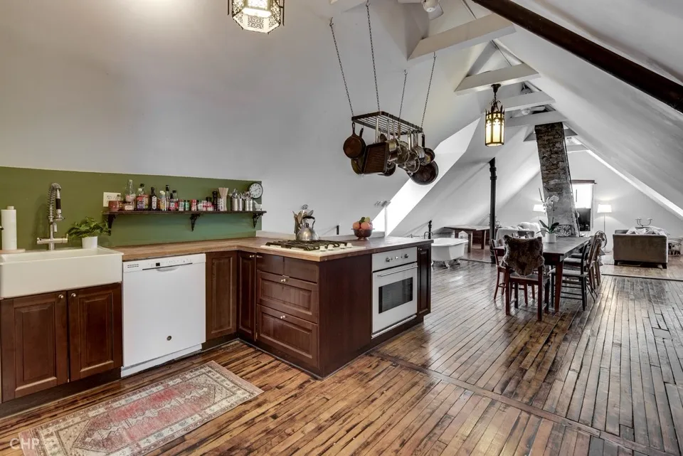 2048 W Charleston St   60647 60647-Chicago-IL