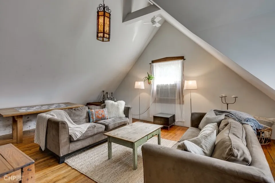 2048 W Charleston St   60647 60647-Chicago-IL