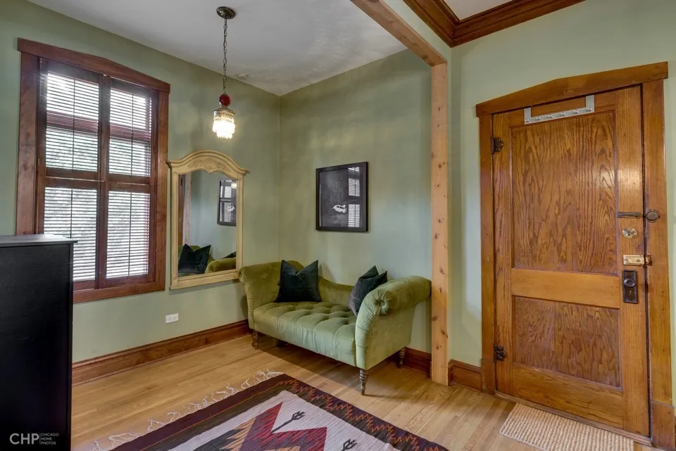 2048 W Charleston St   60647 60647-Chicago-IL