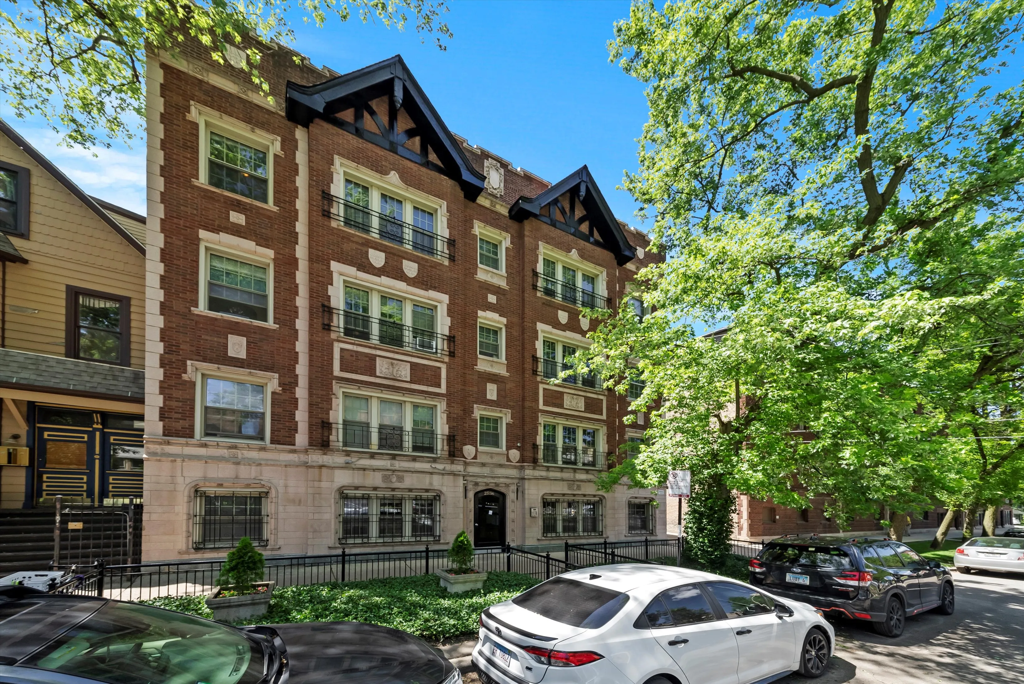 2536 N SAWYER AVE 60647-unit#210-Chicago-IL