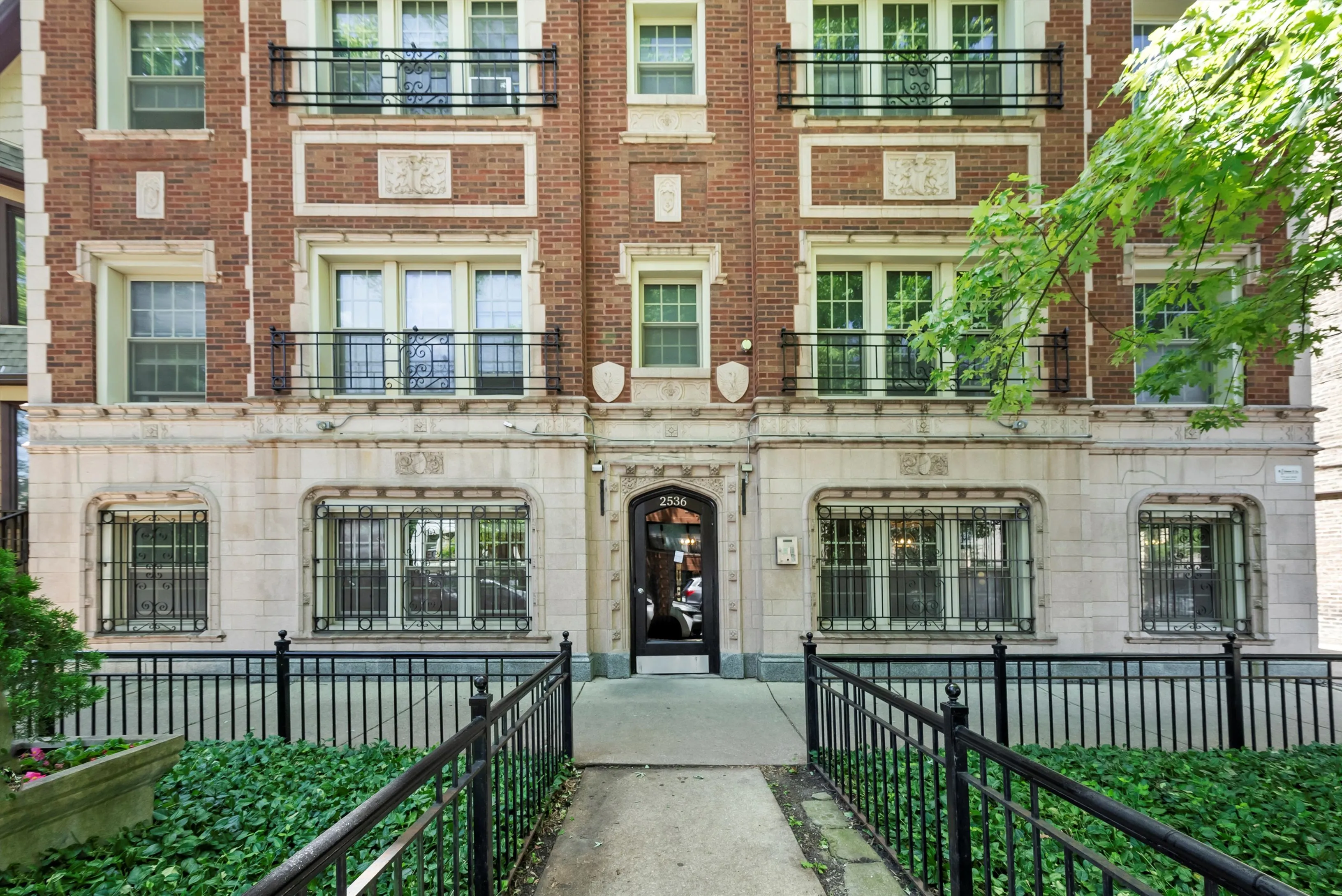 2536 N SAWYER AVE 60647-unit#210-Chicago-IL