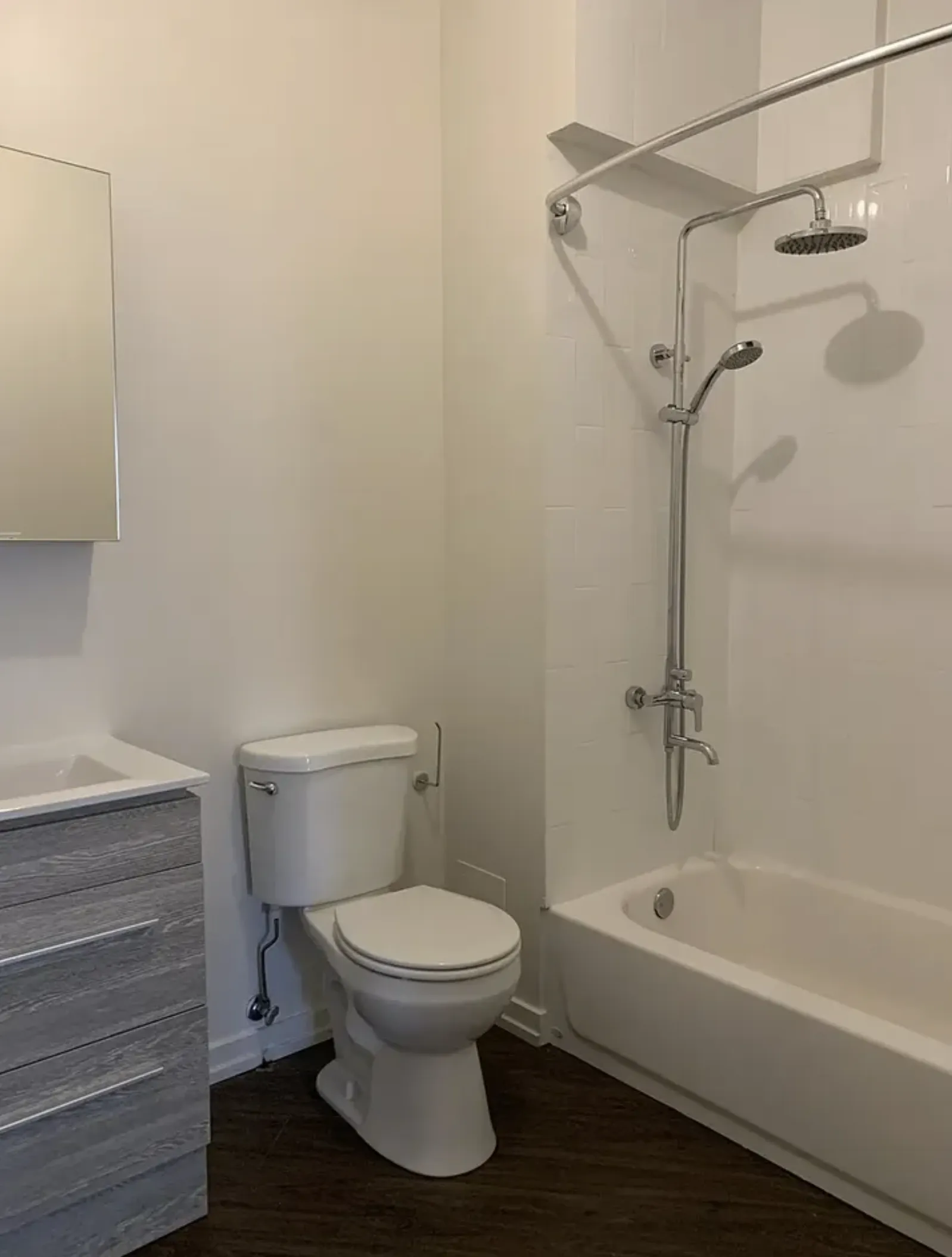 5600 N Ridge Ave   60660 60660-unit#204-Chicago-IL