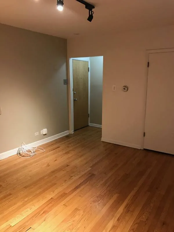 754 W Wellington Ave 60657 60657-One Door West-unit#1E-Chicago-IL