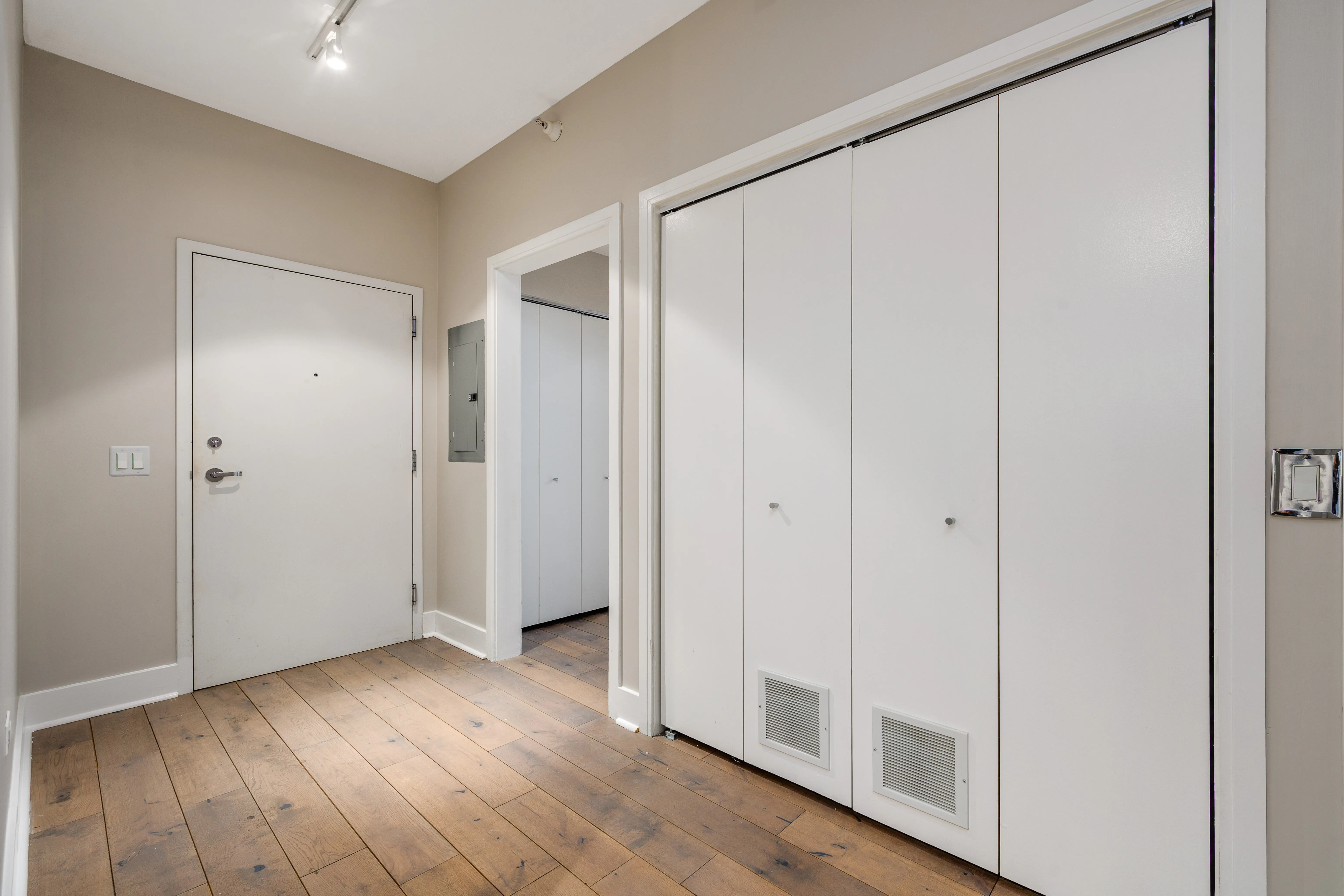 860 W Blackhawk St   60642 60642-unit#1202-Chicago-IL